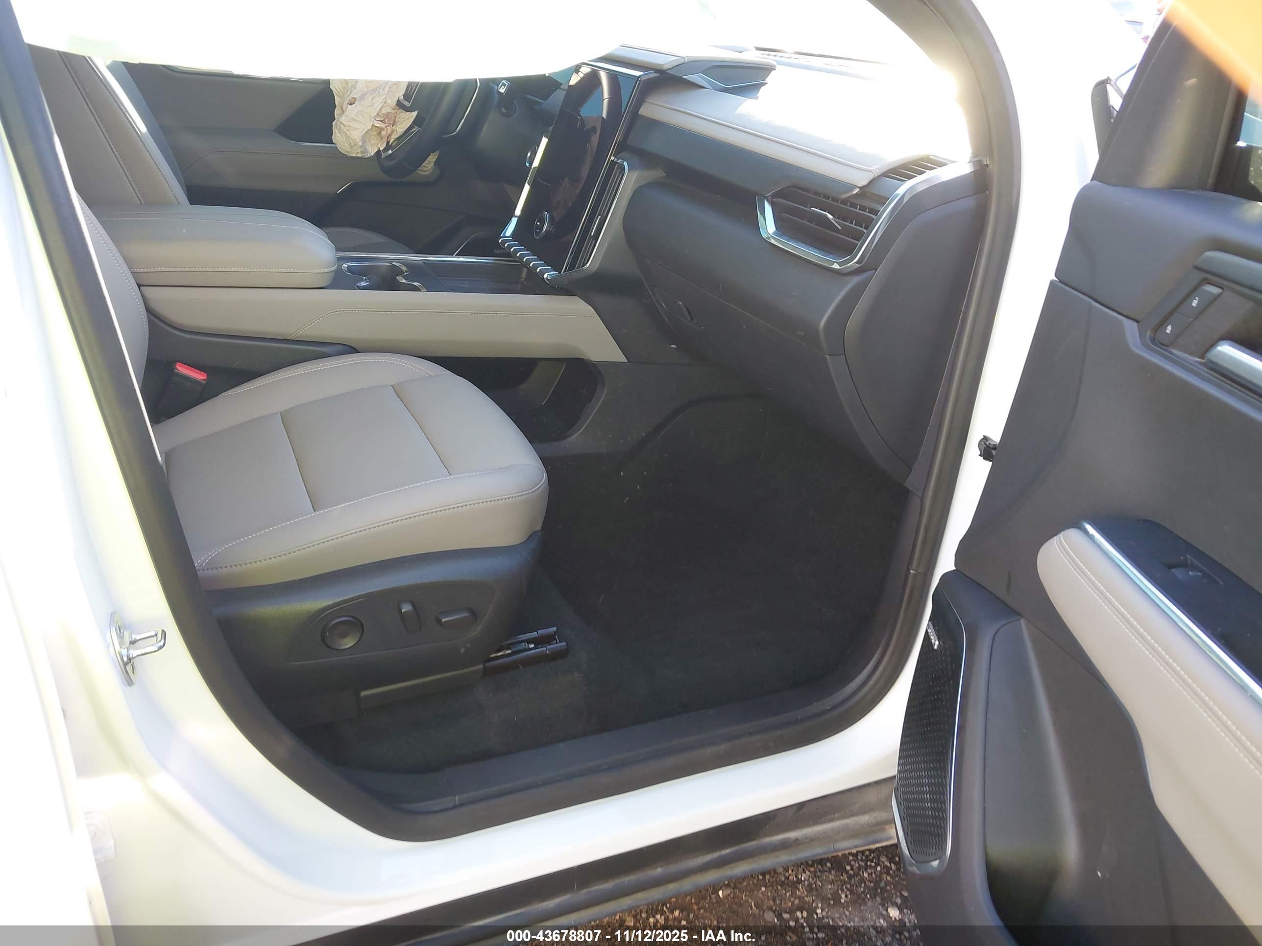GMC ACADIA image 5