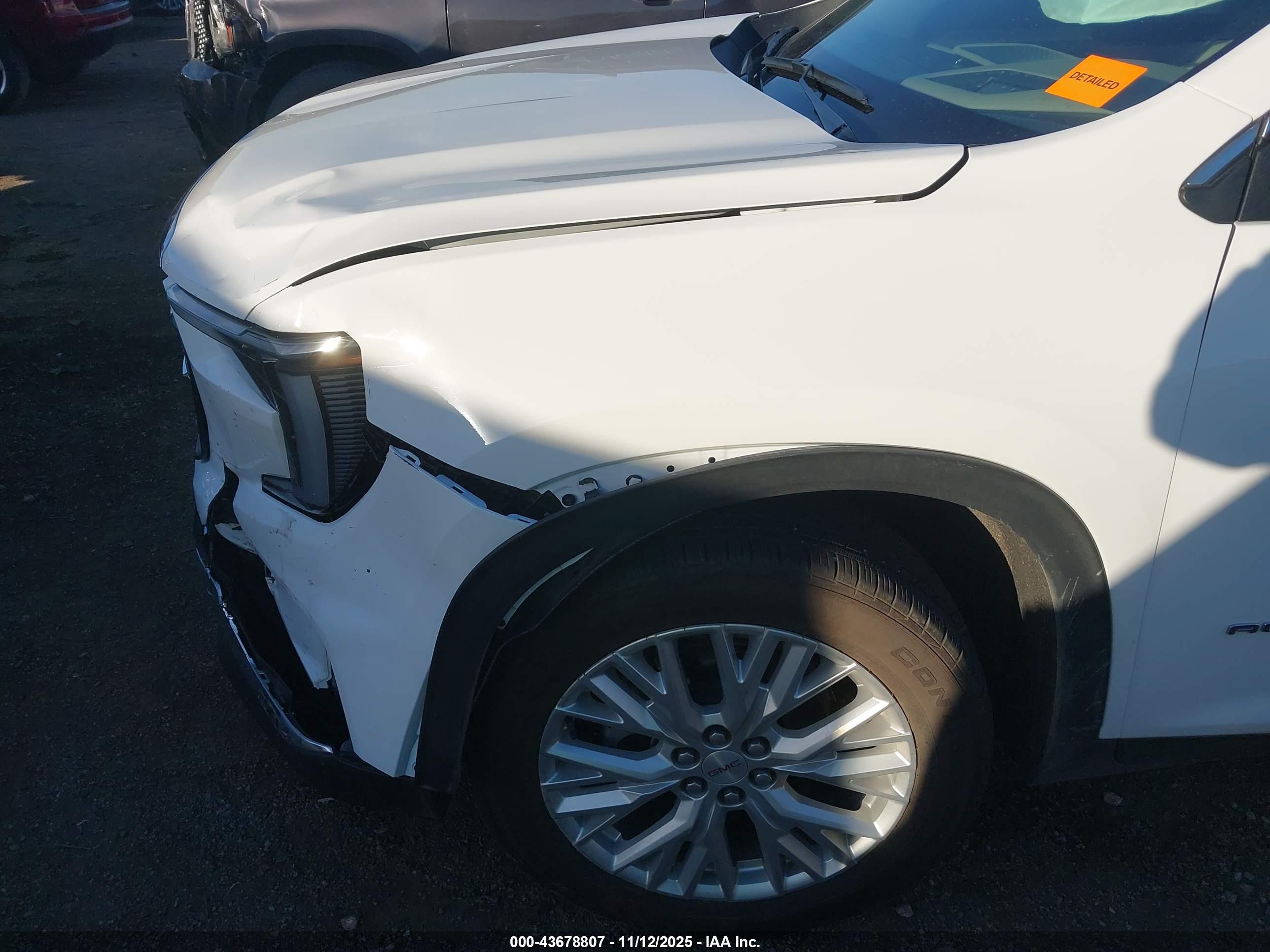 GMC ACADIA image 6