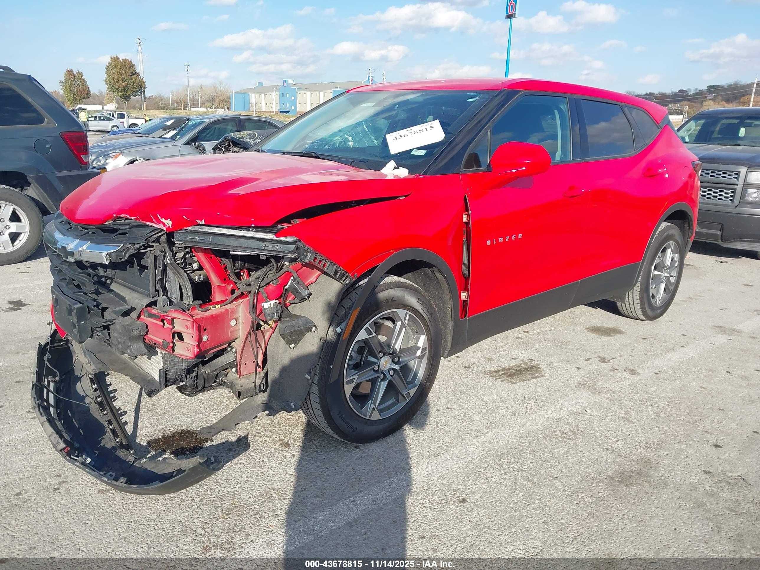 CHEVROLET BLAZER image 2