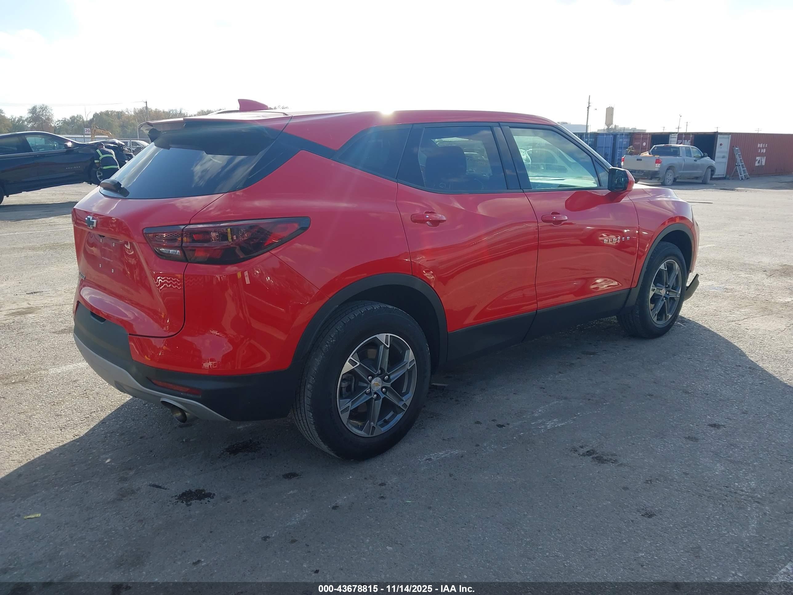 CHEVROLET BLAZER image 4