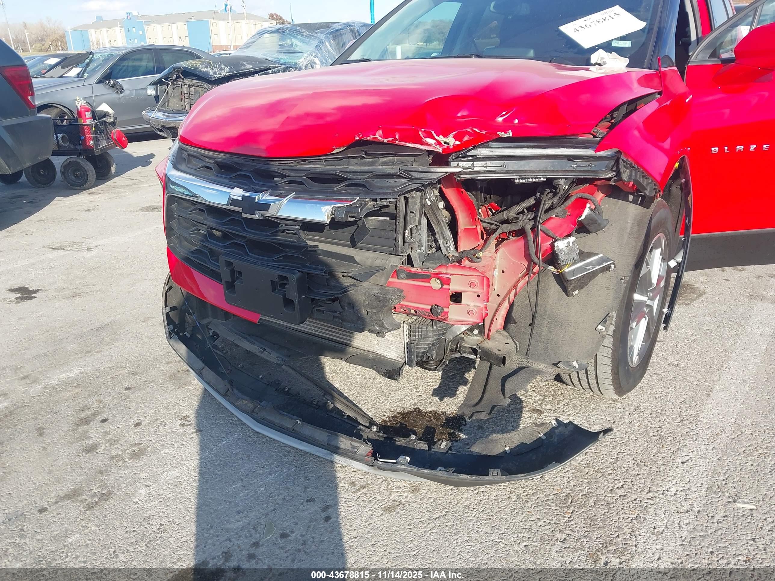 CHEVROLET BLAZER image 6