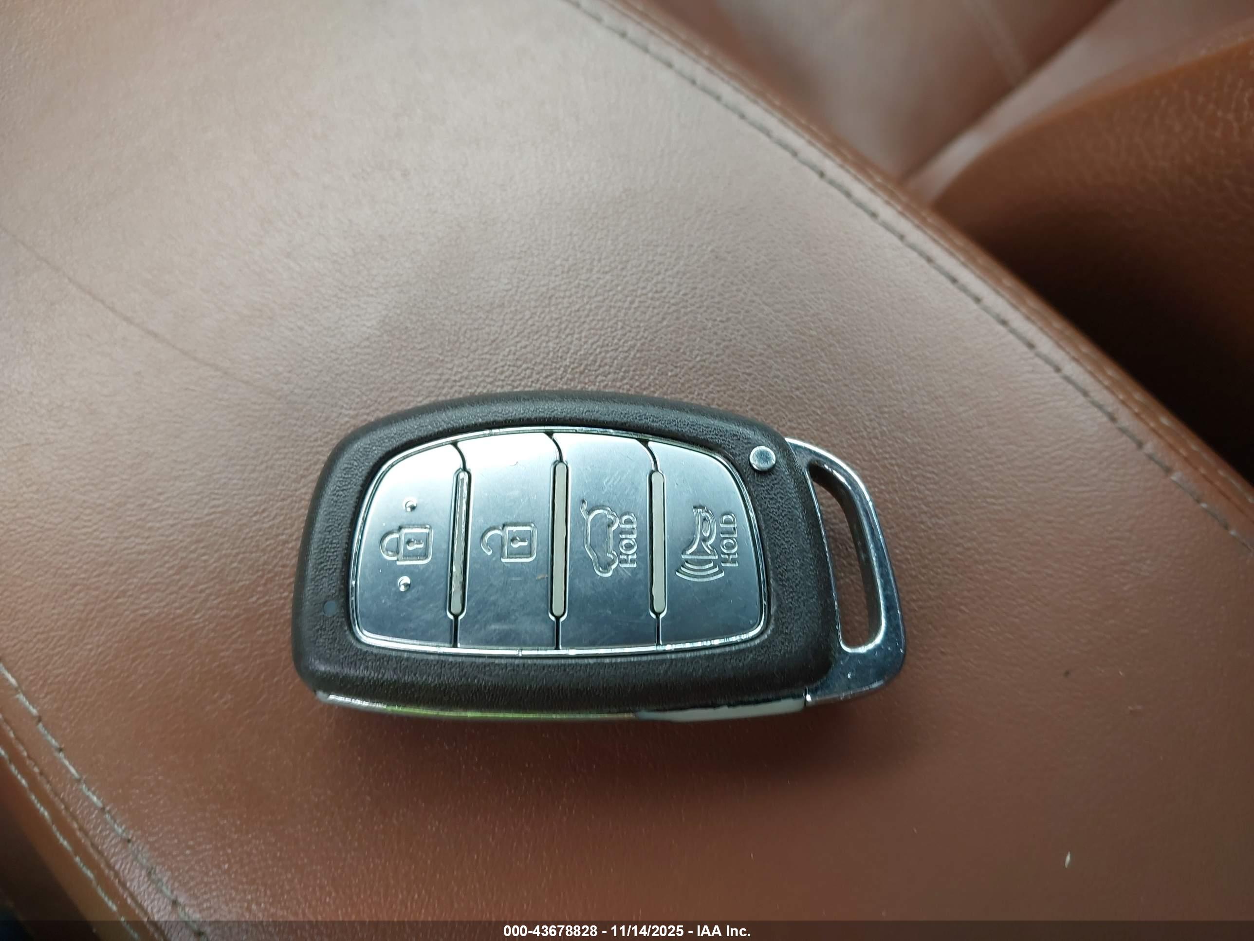 HYUNDAI TUCSON image 11