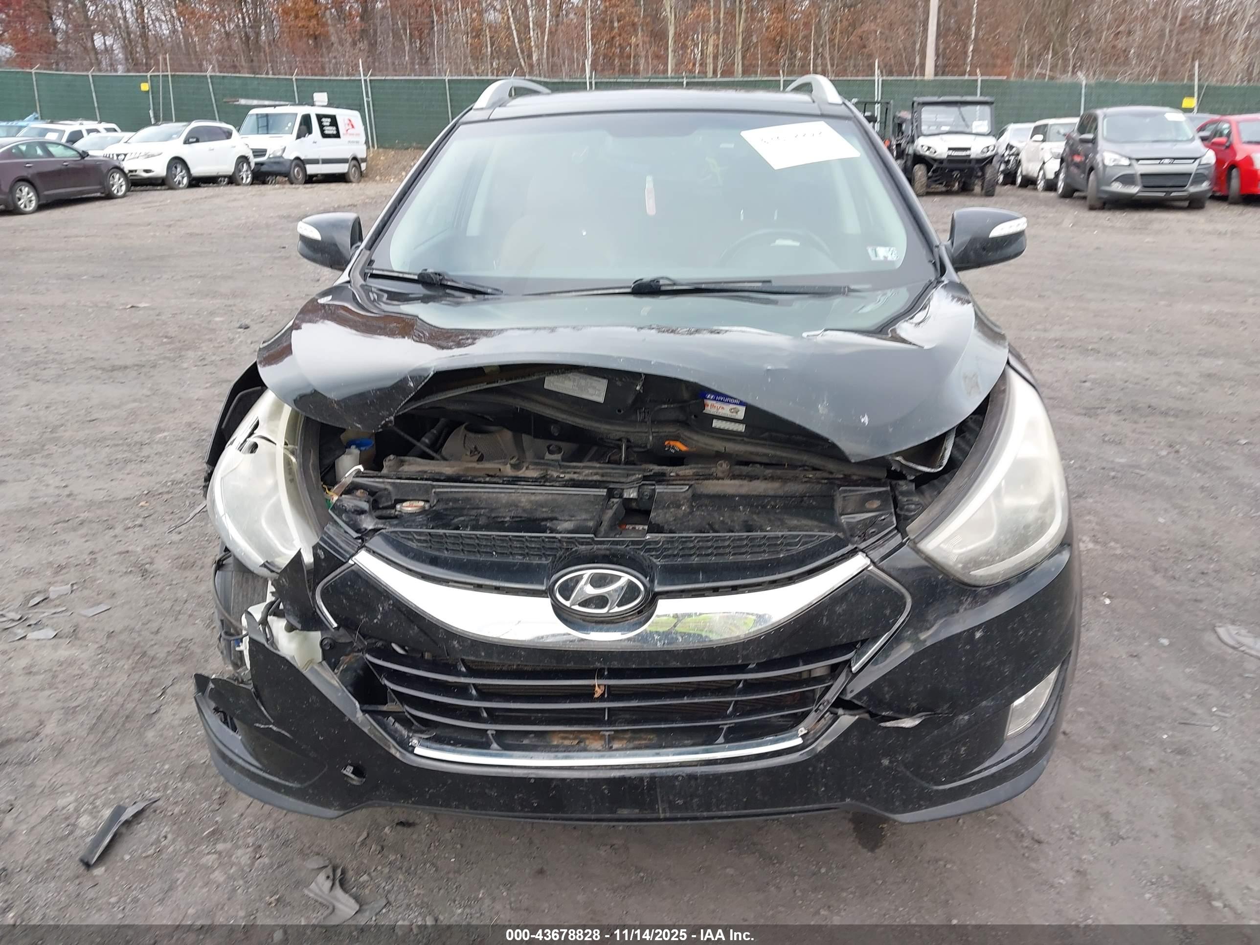 HYUNDAI TUCSON image 6