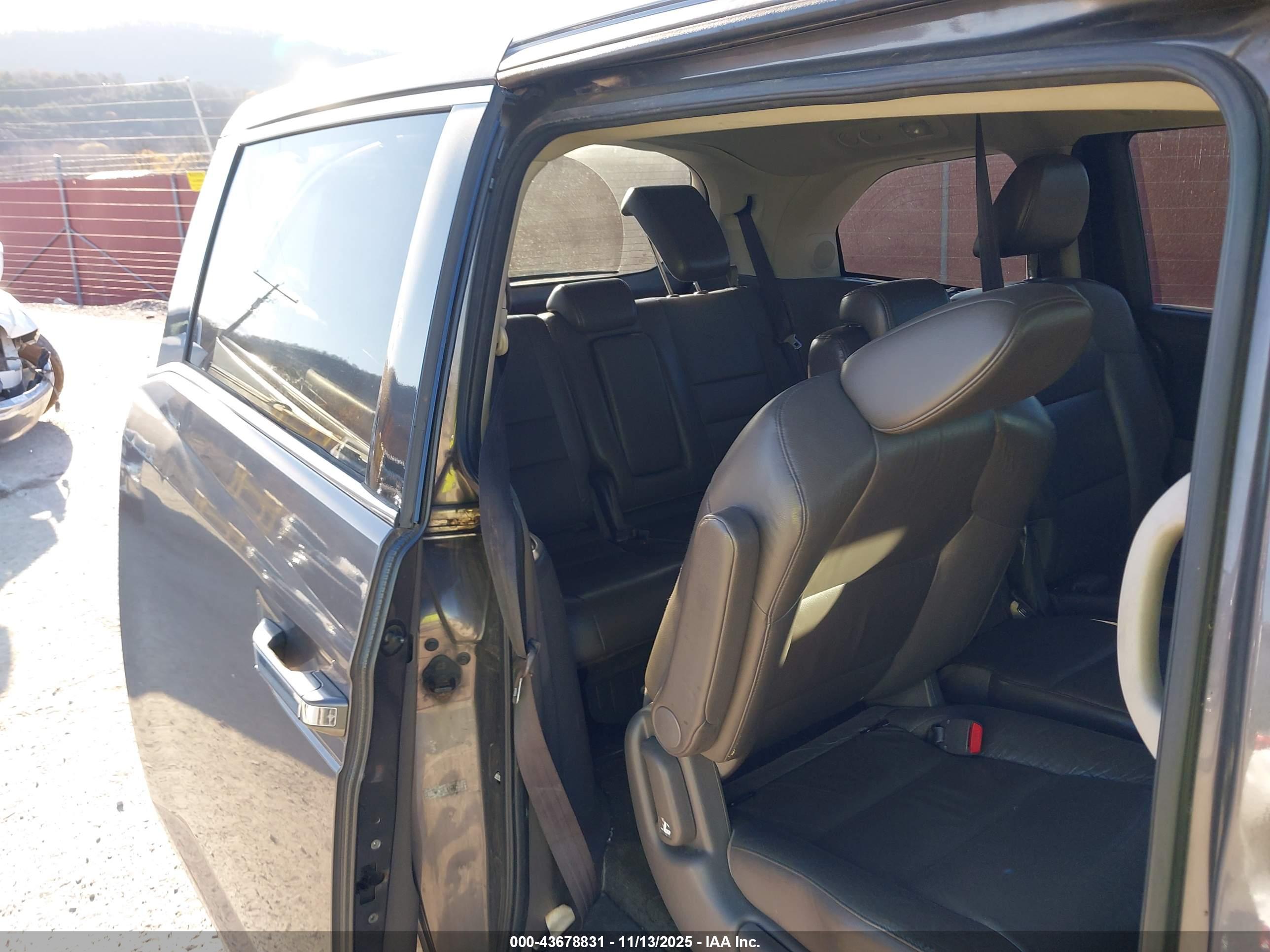 HONDA ODYSSEY image 8