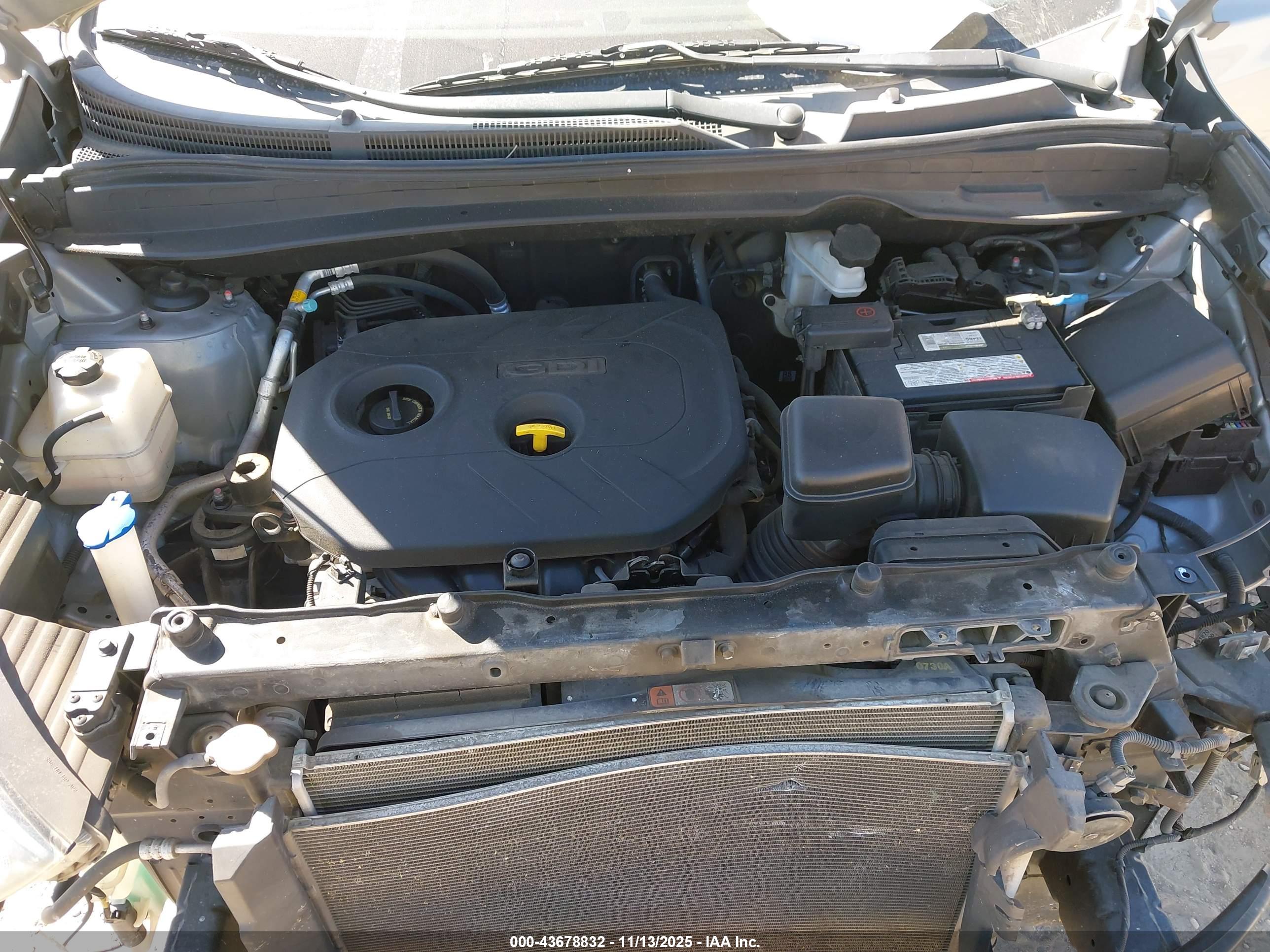 HYUNDAI TUCSON image 10