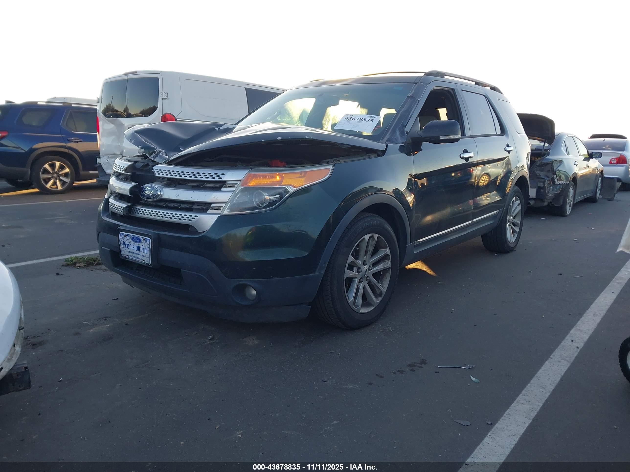 FORD EXPLORER image 2