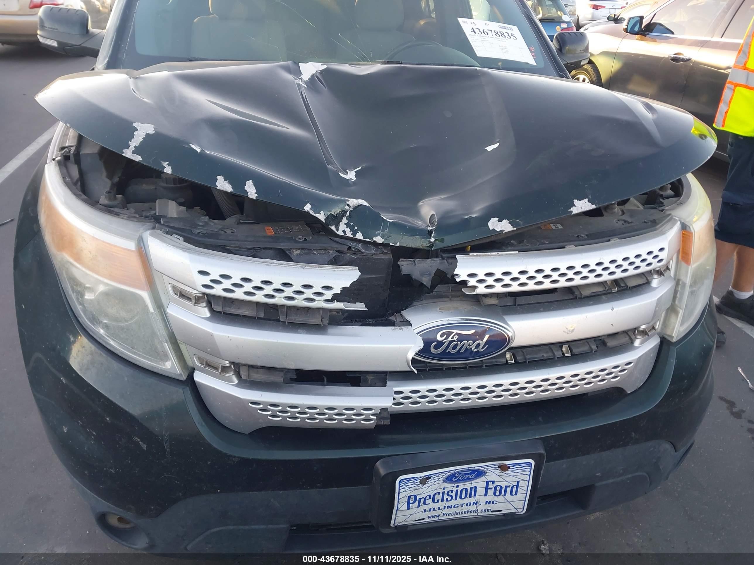 FORD EXPLORER image 6