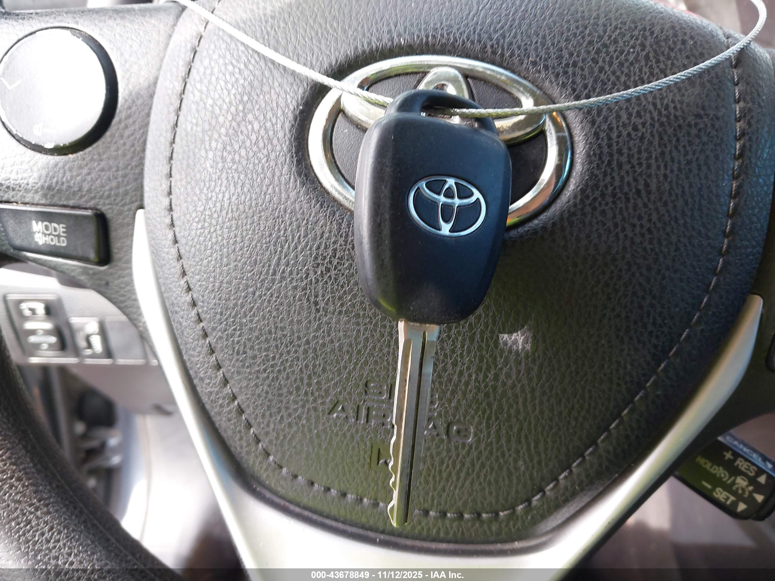 TOYOTA COROLLA image 11