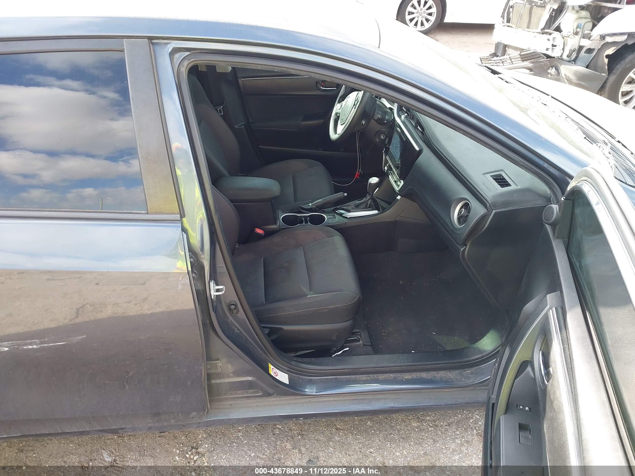 TOYOTA COROLLA image 5