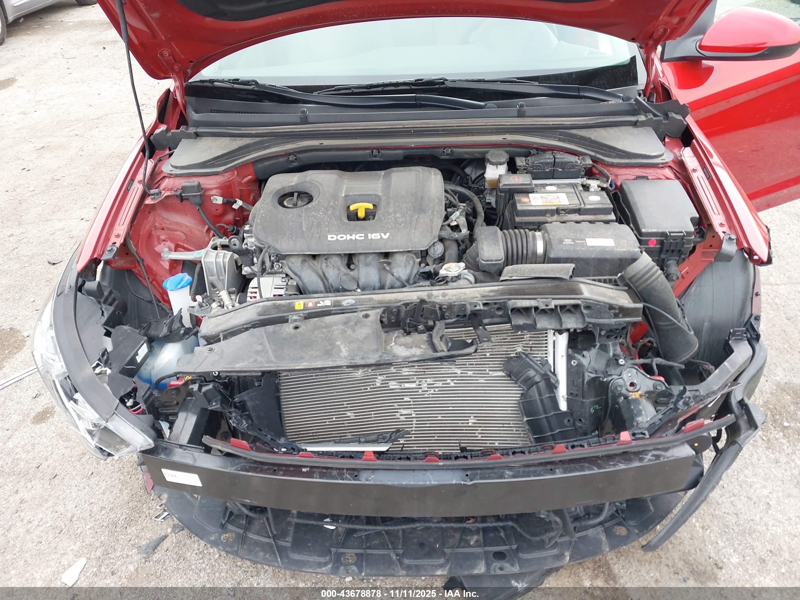 HYUNDAI ELANTRA image 10