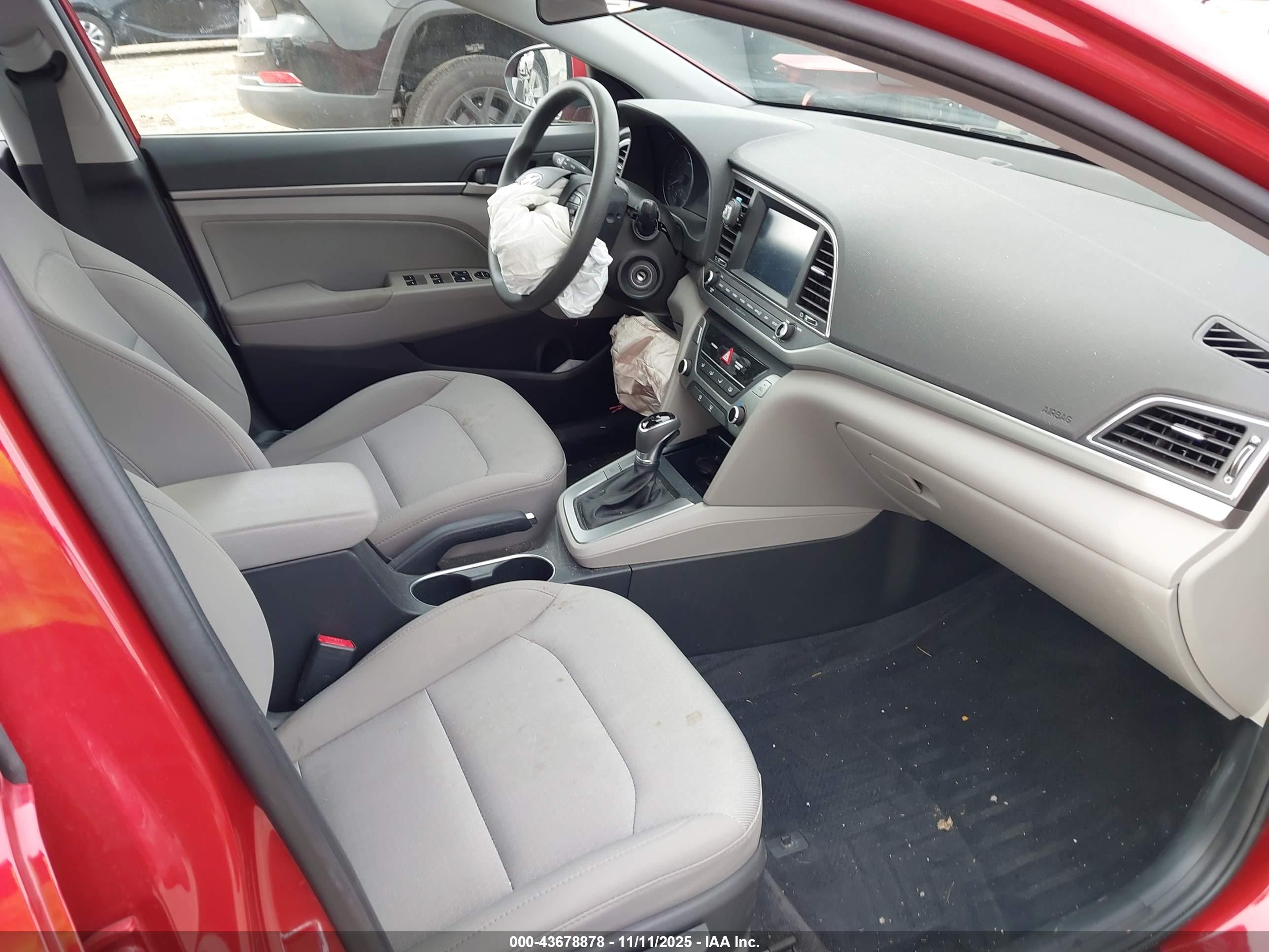 HYUNDAI ELANTRA image 5