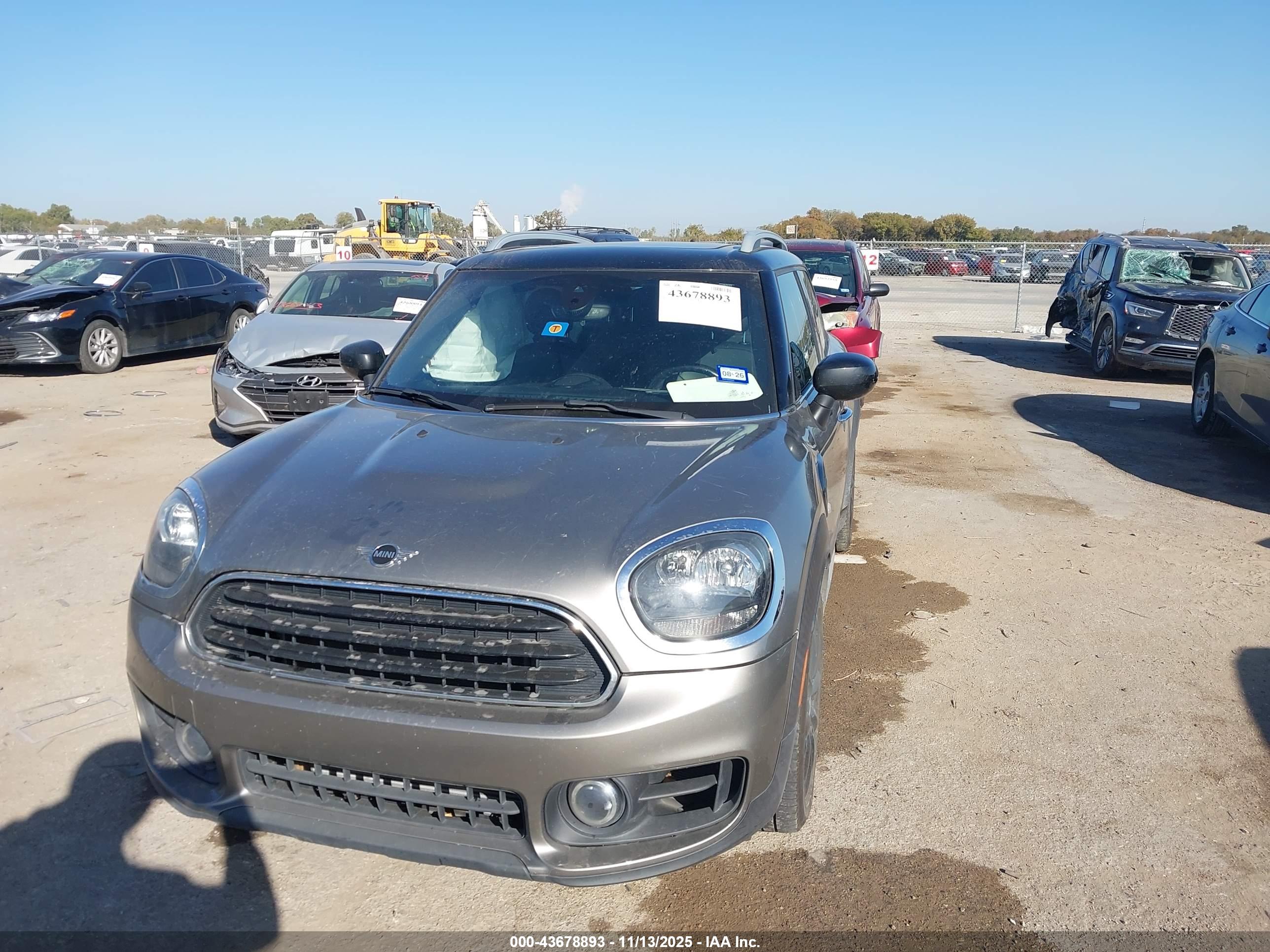 MINI COUNTRYMAN image 2