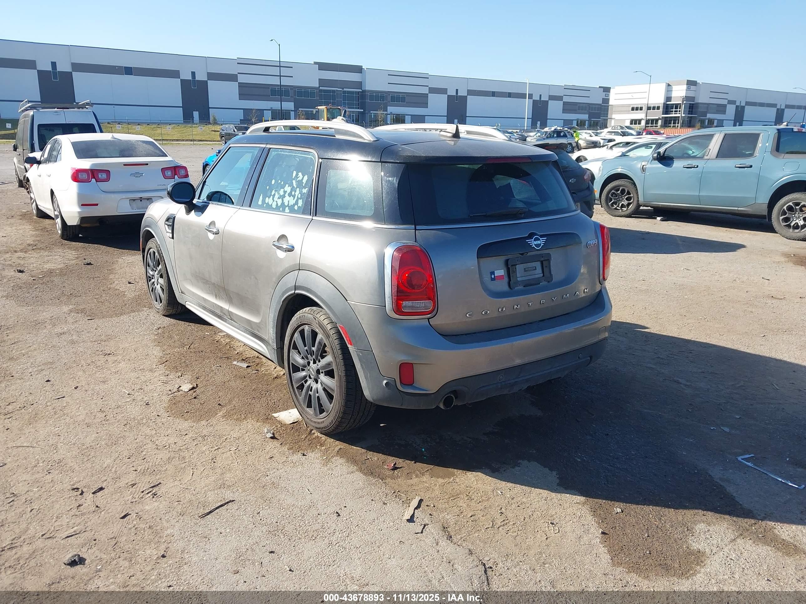 MINI COUNTRYMAN image 3