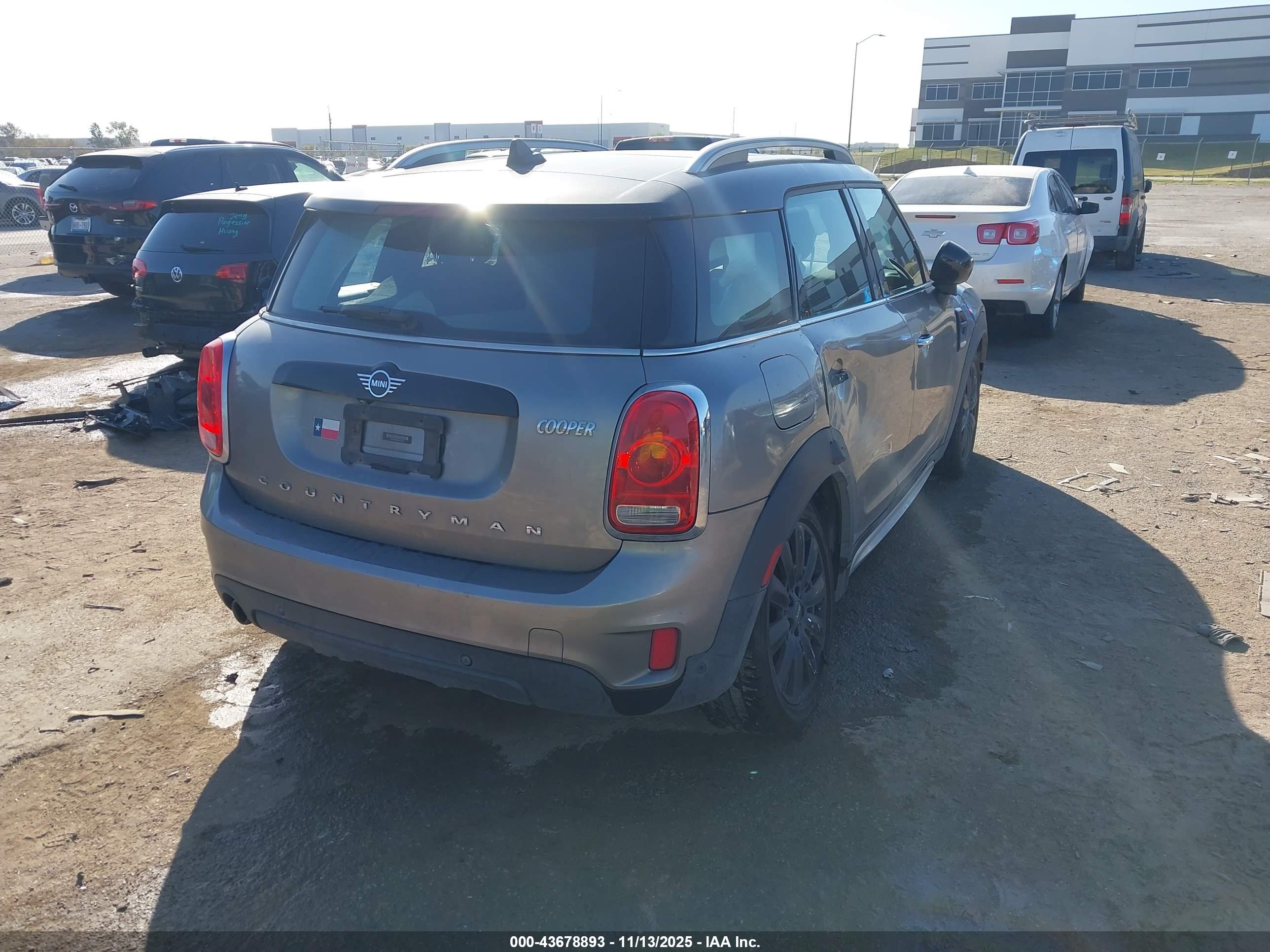 MINI COUNTRYMAN image 4