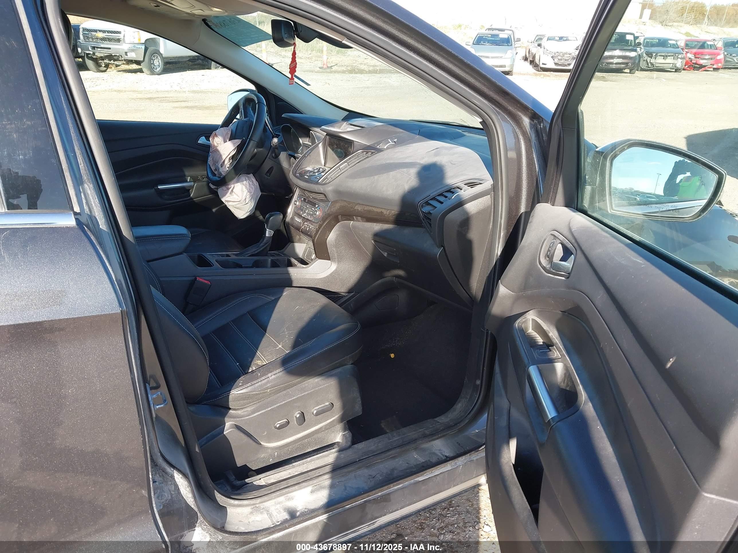 FORD ESCAPE image 5