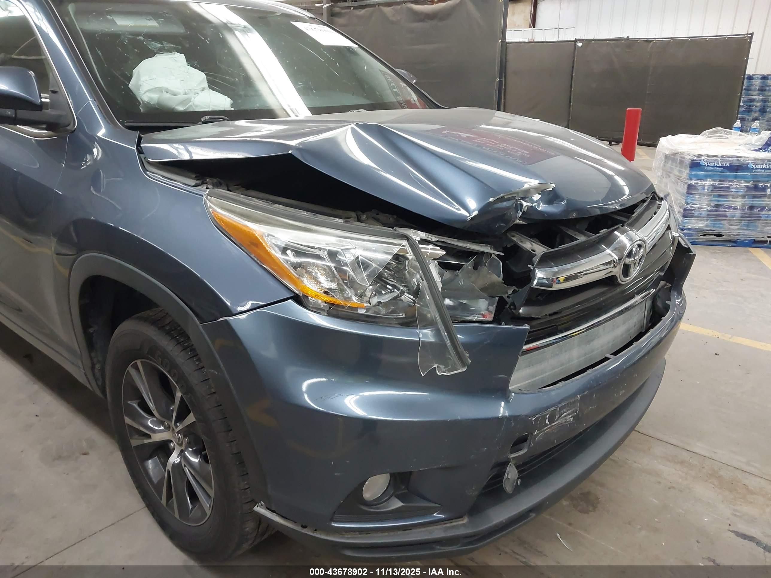 TOYOTA HIGHLANDER image 6