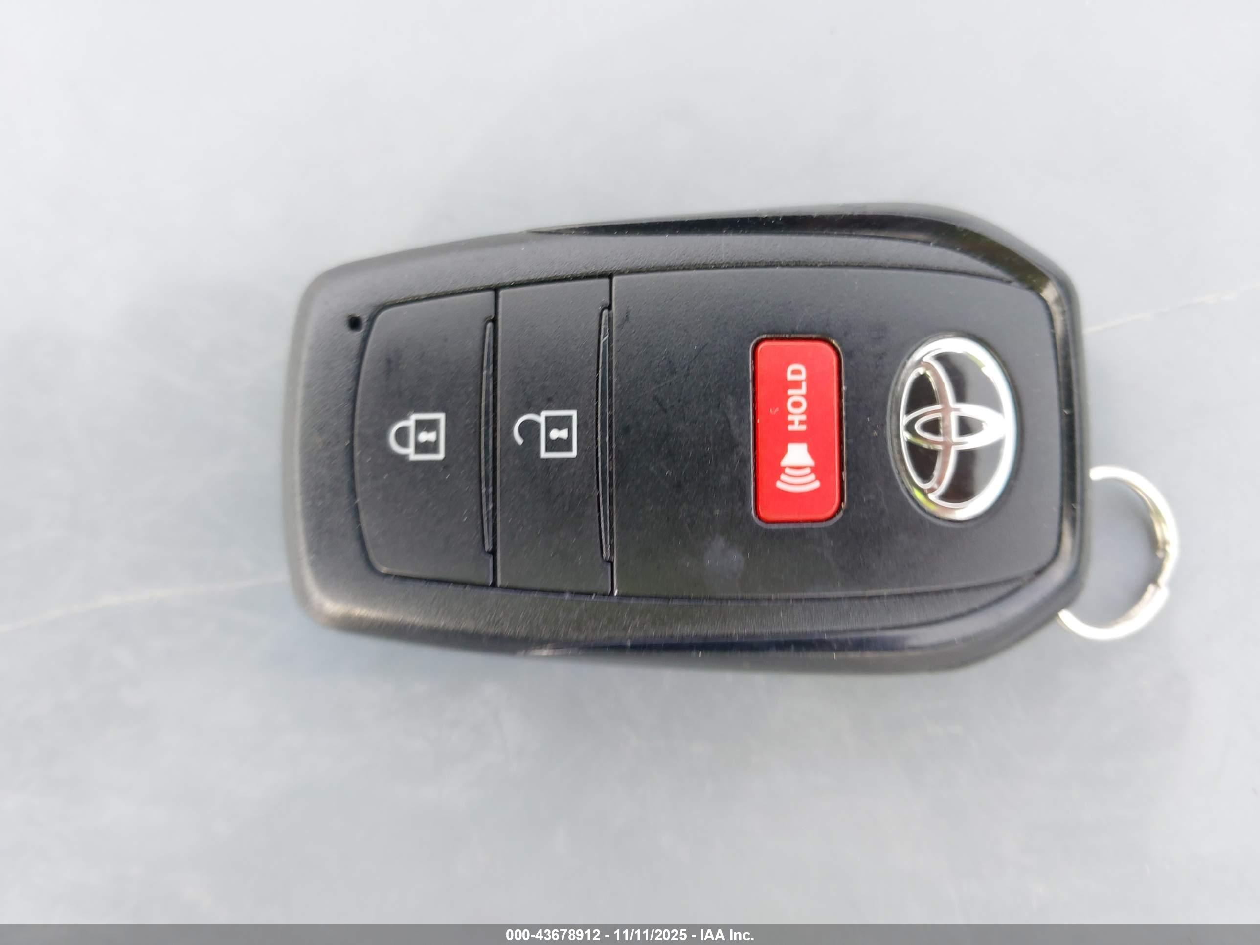 TOYOTA COROLLA image 11