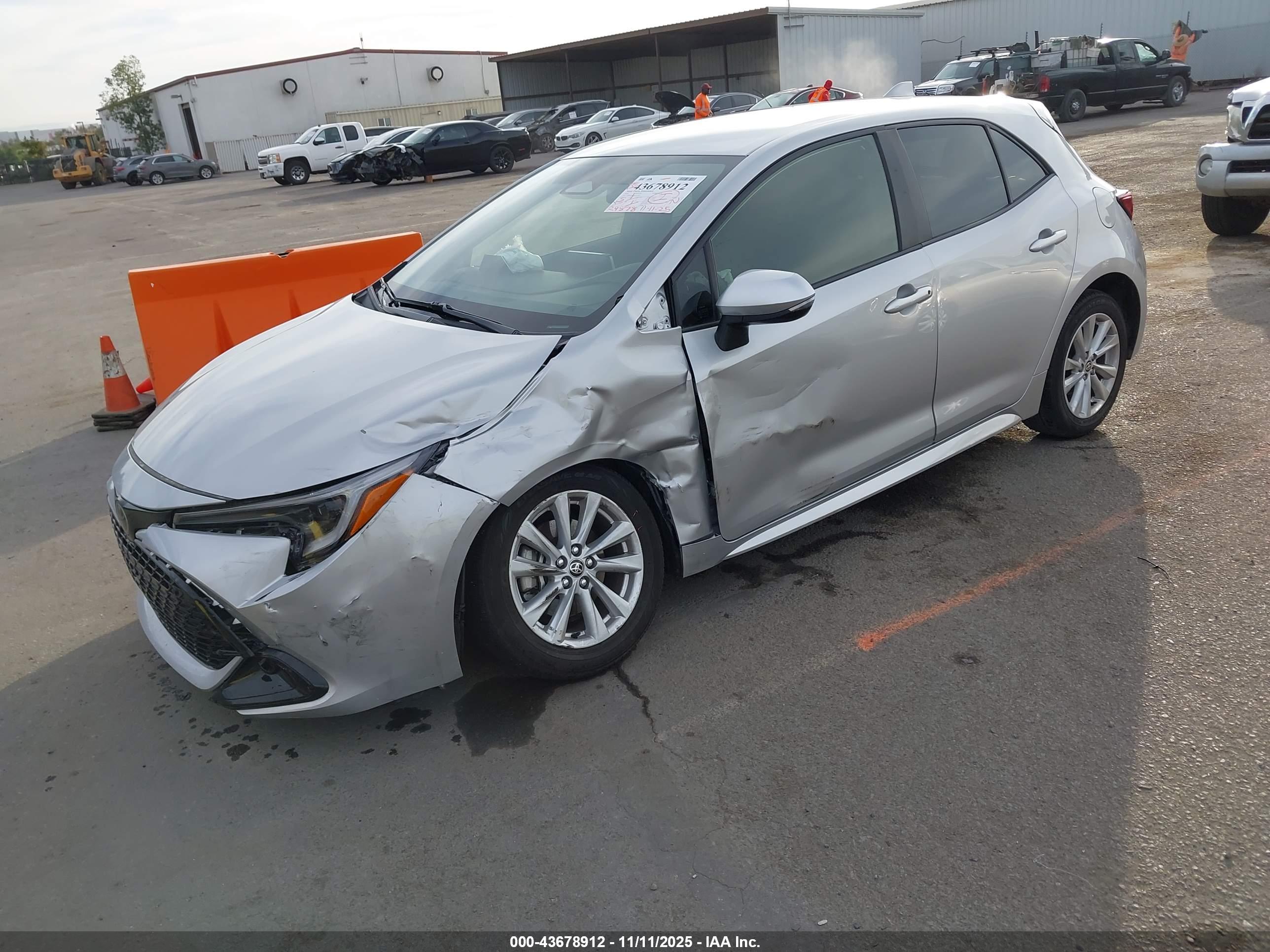 TOYOTA COROLLA image 2