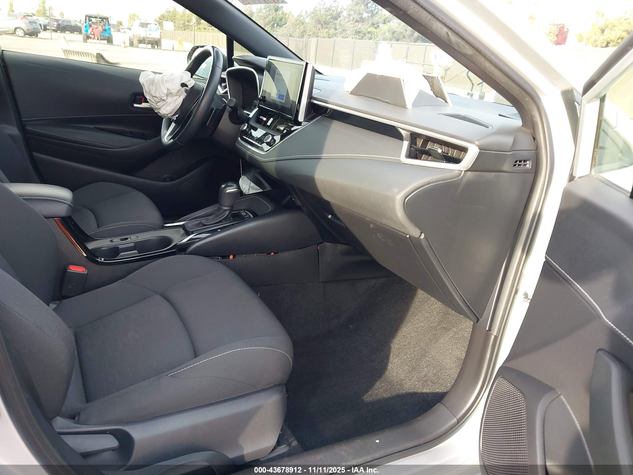 TOYOTA COROLLA image 5