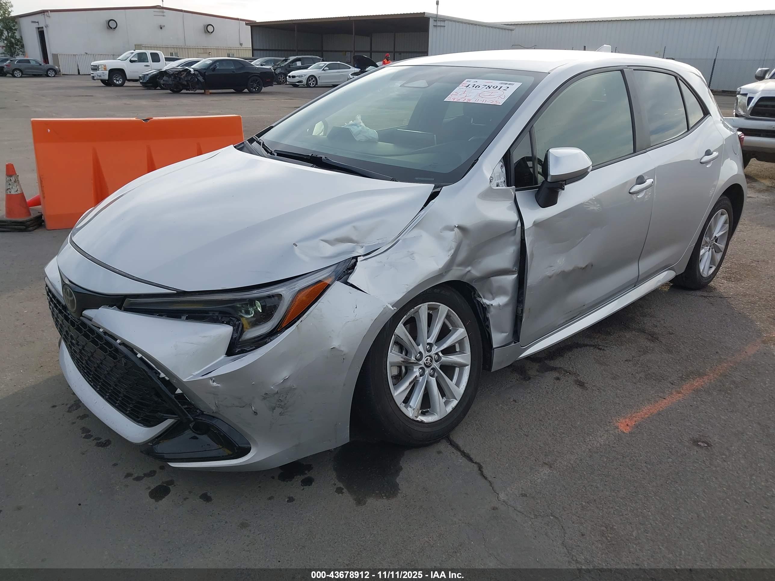 TOYOTA COROLLA image 6