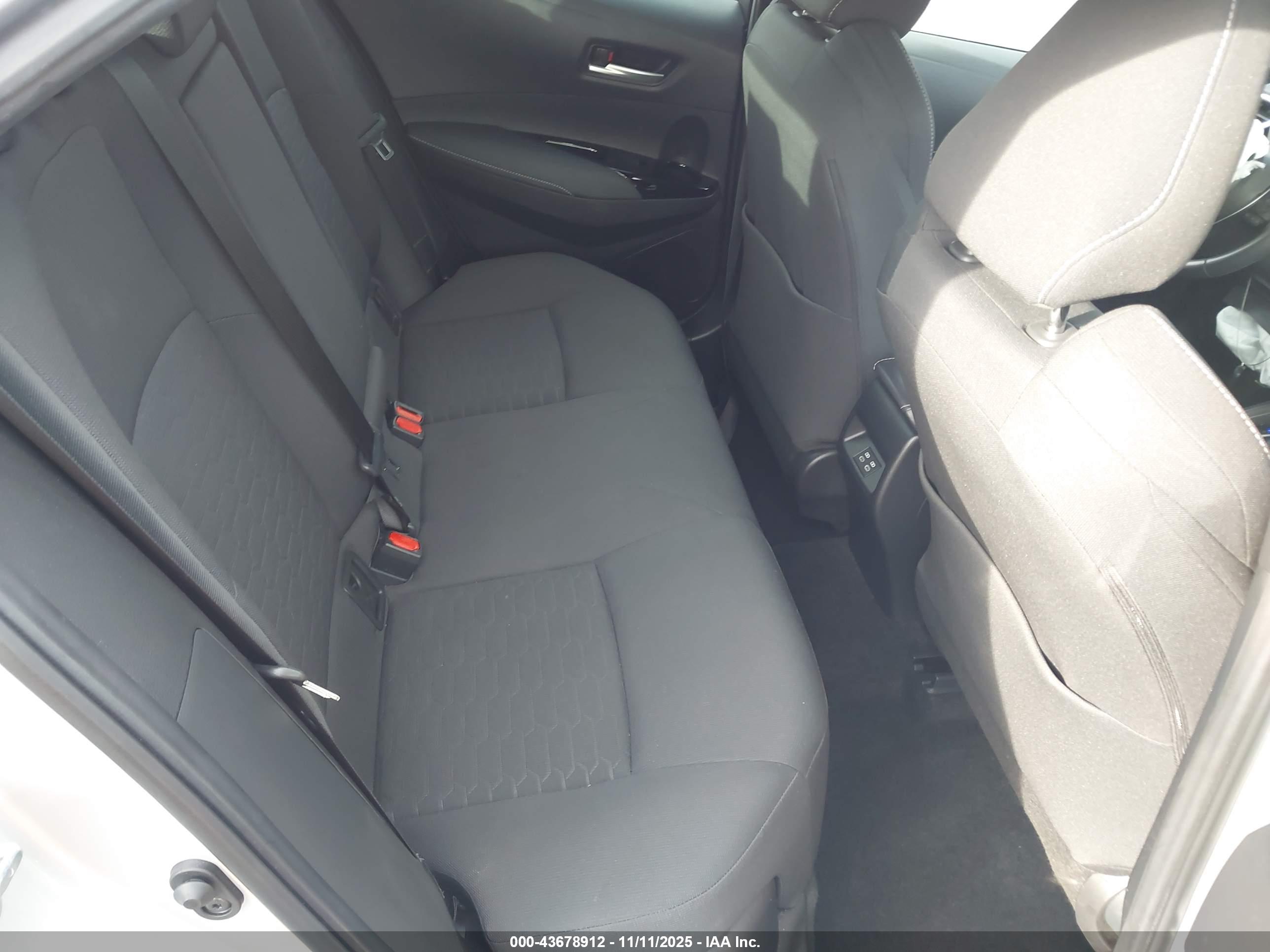 TOYOTA COROLLA image 8