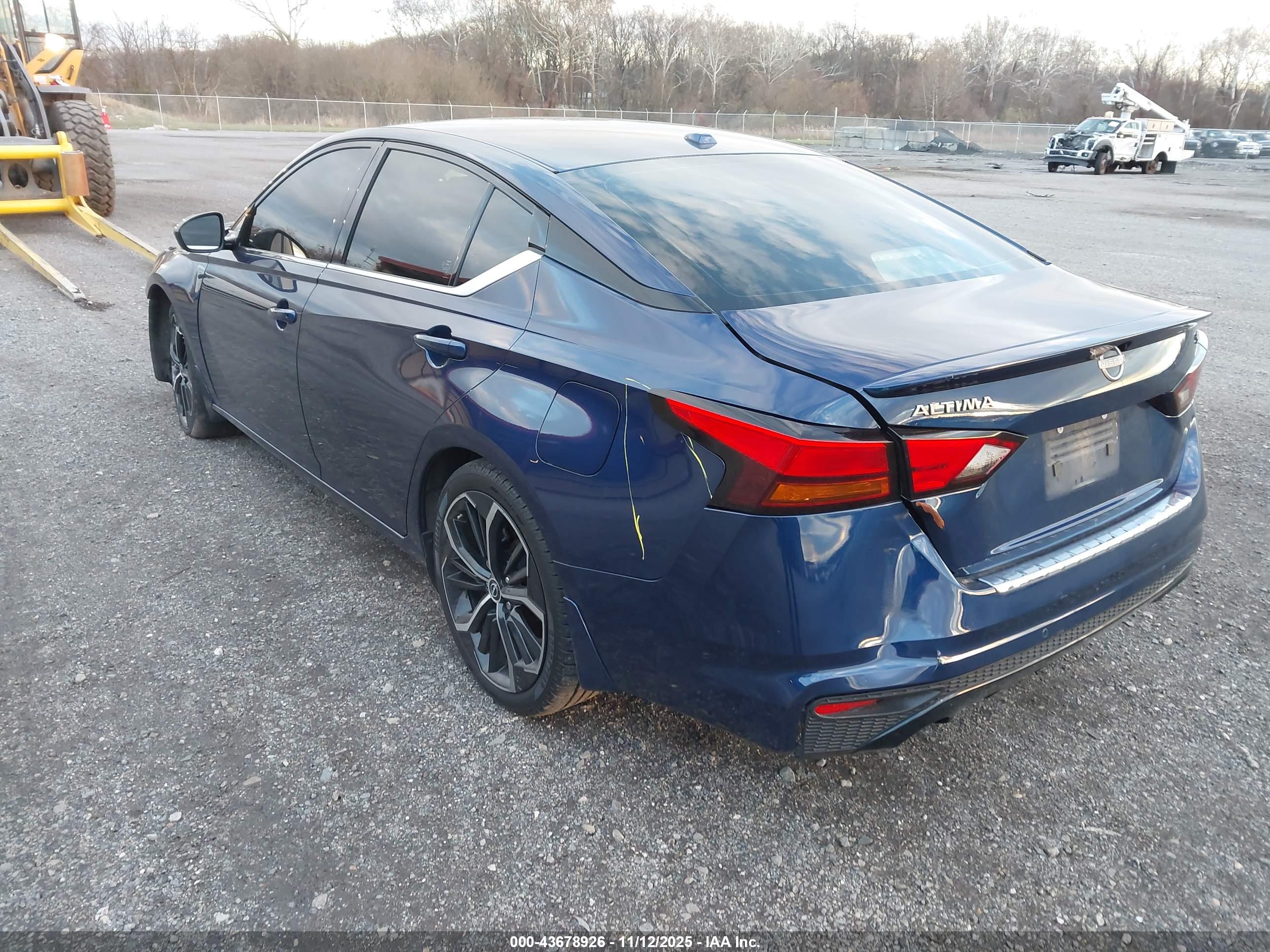 NISSAN ALTIMA image 3