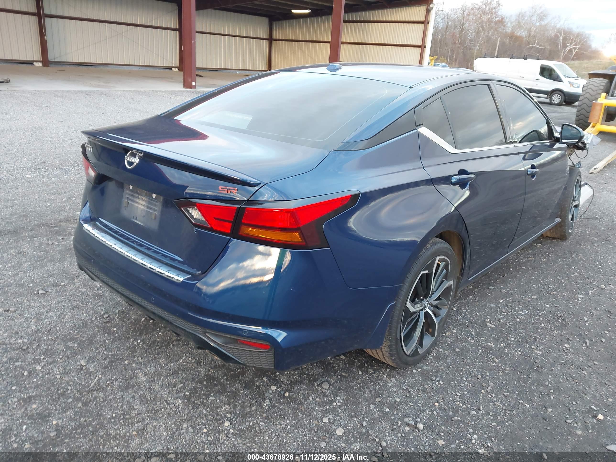 NISSAN ALTIMA image 4