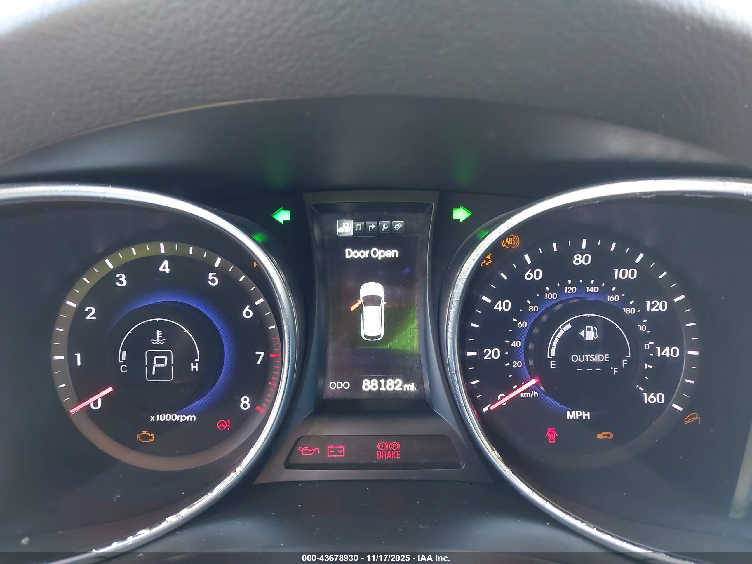 HYUNDAI SANTA image 7