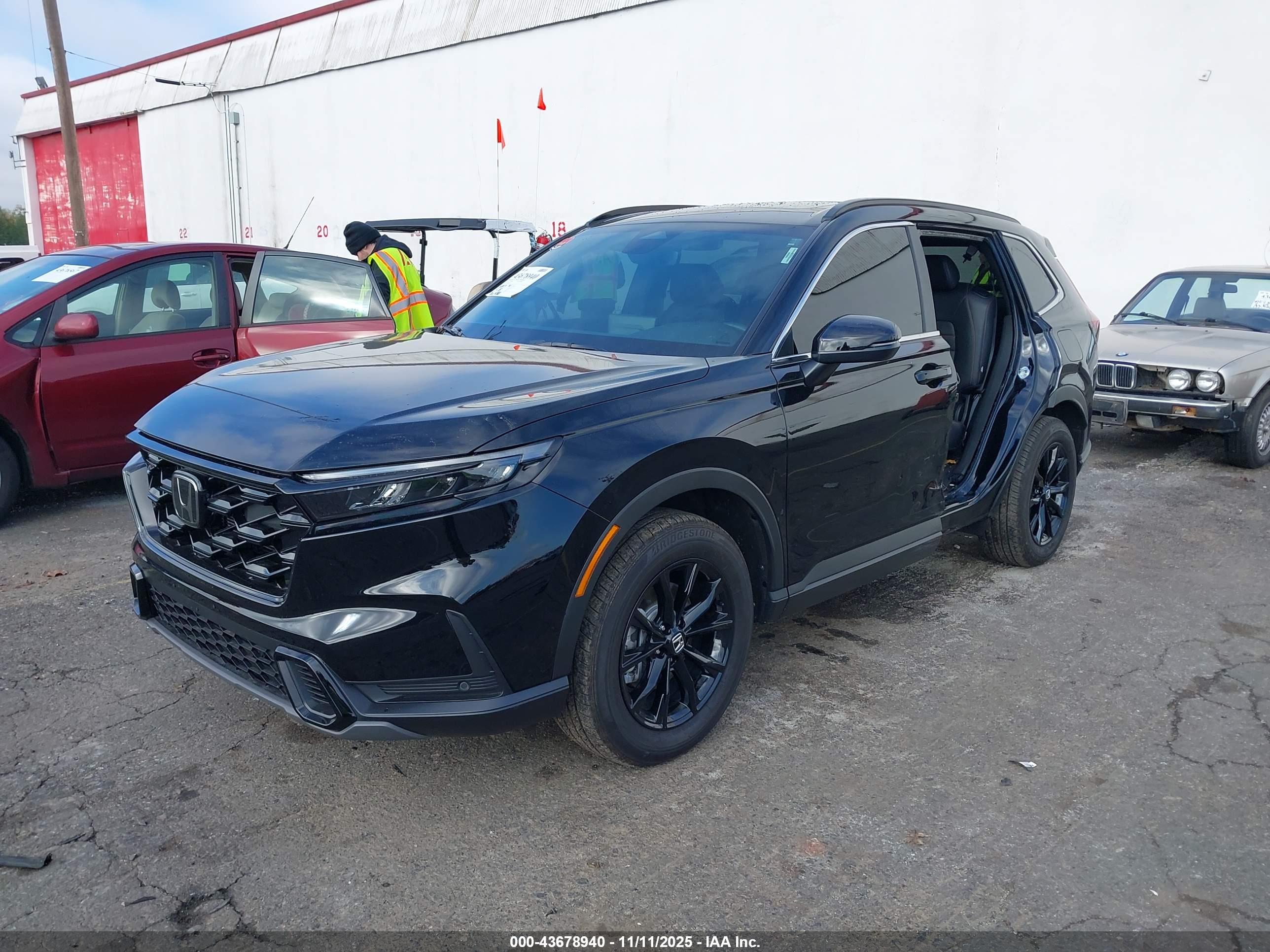 HONDA CR-V image 2