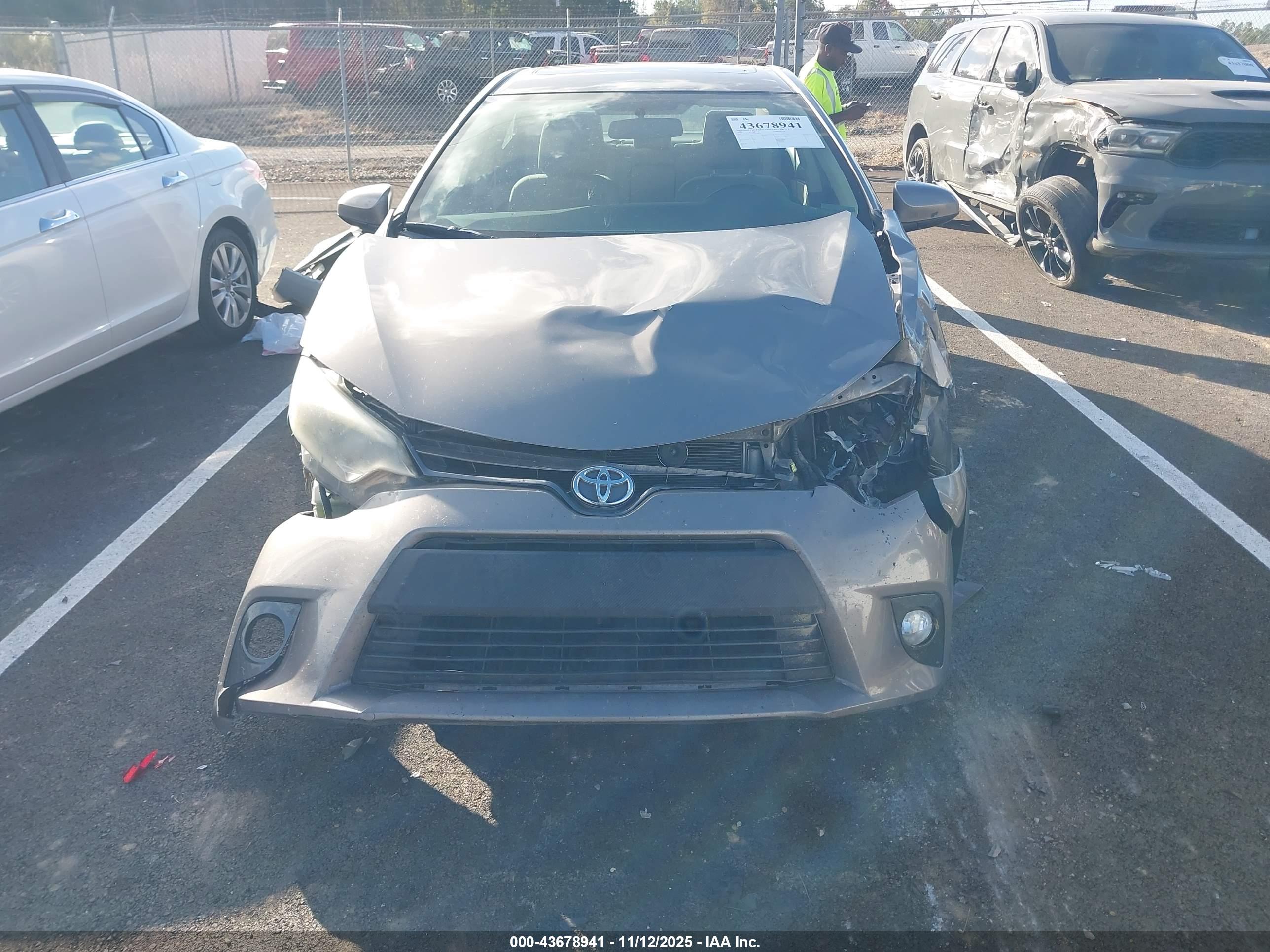TOYOTA COROLLA image 6