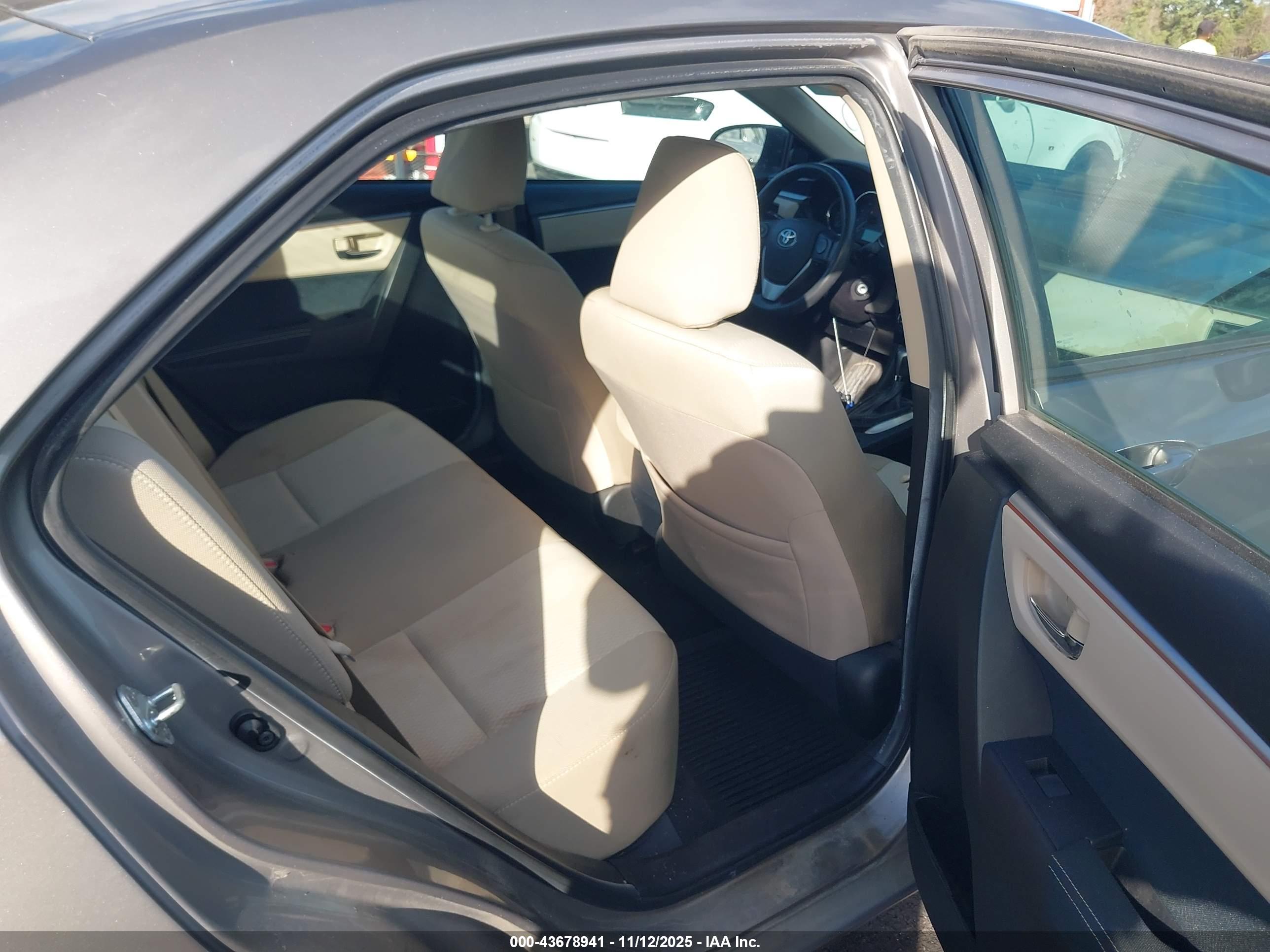 TOYOTA COROLLA image 8
