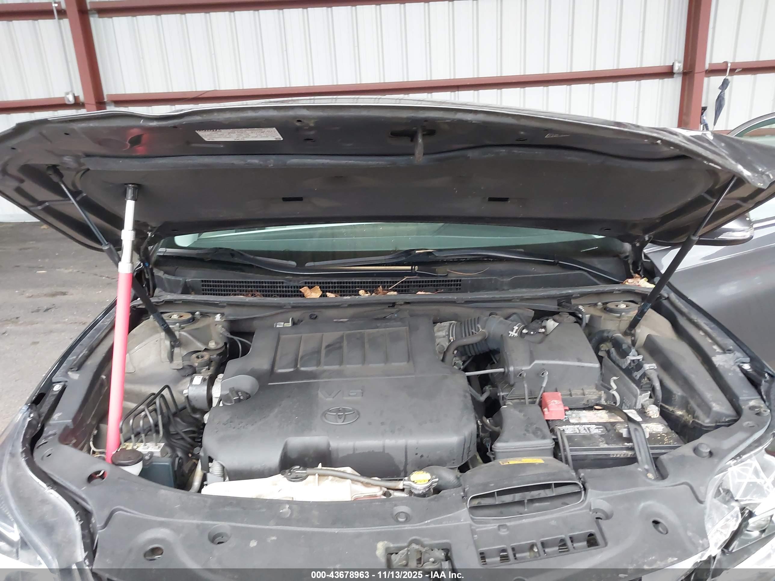 TOYOTA AVALON image 10