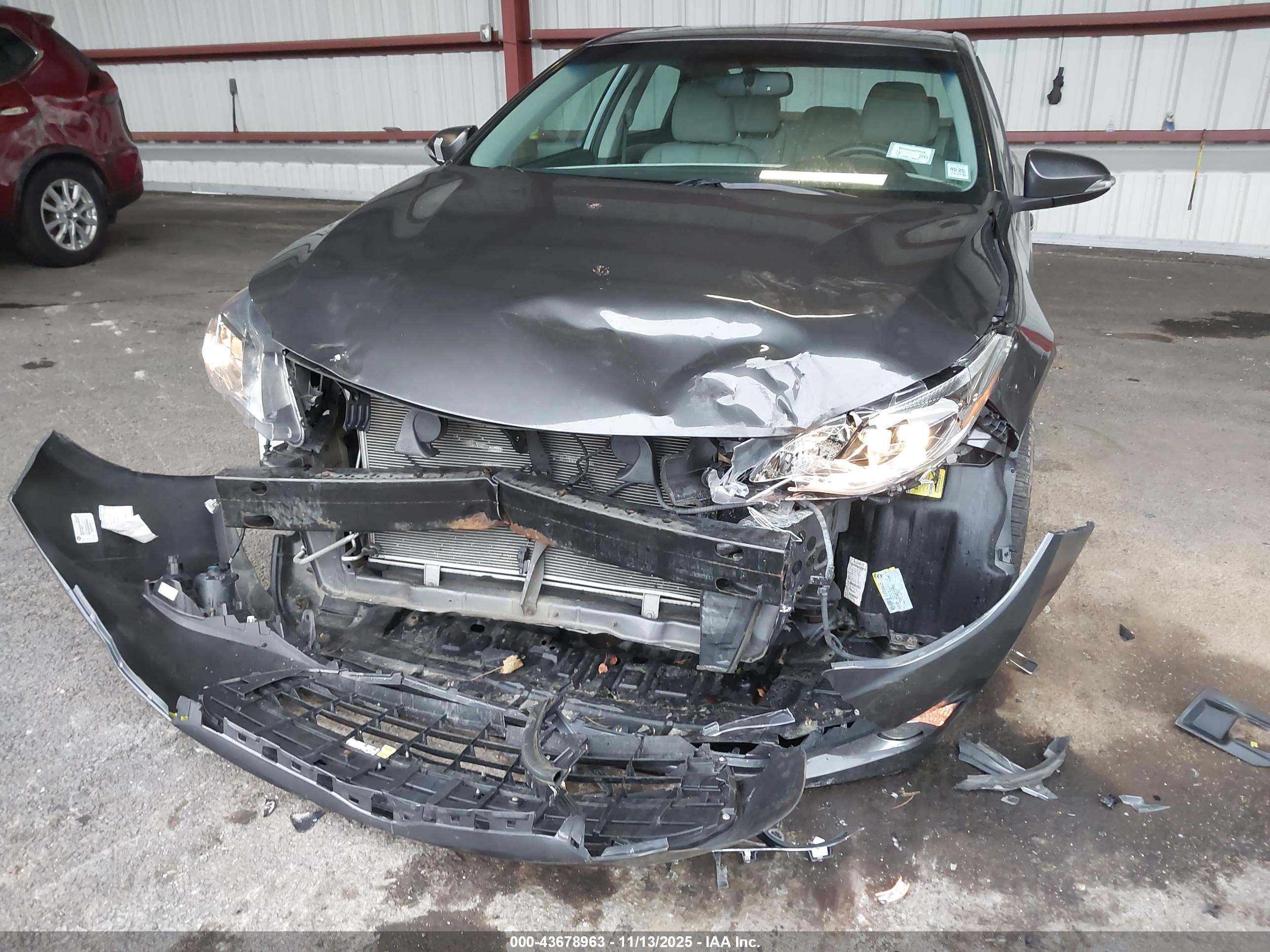 TOYOTA AVALON image 6