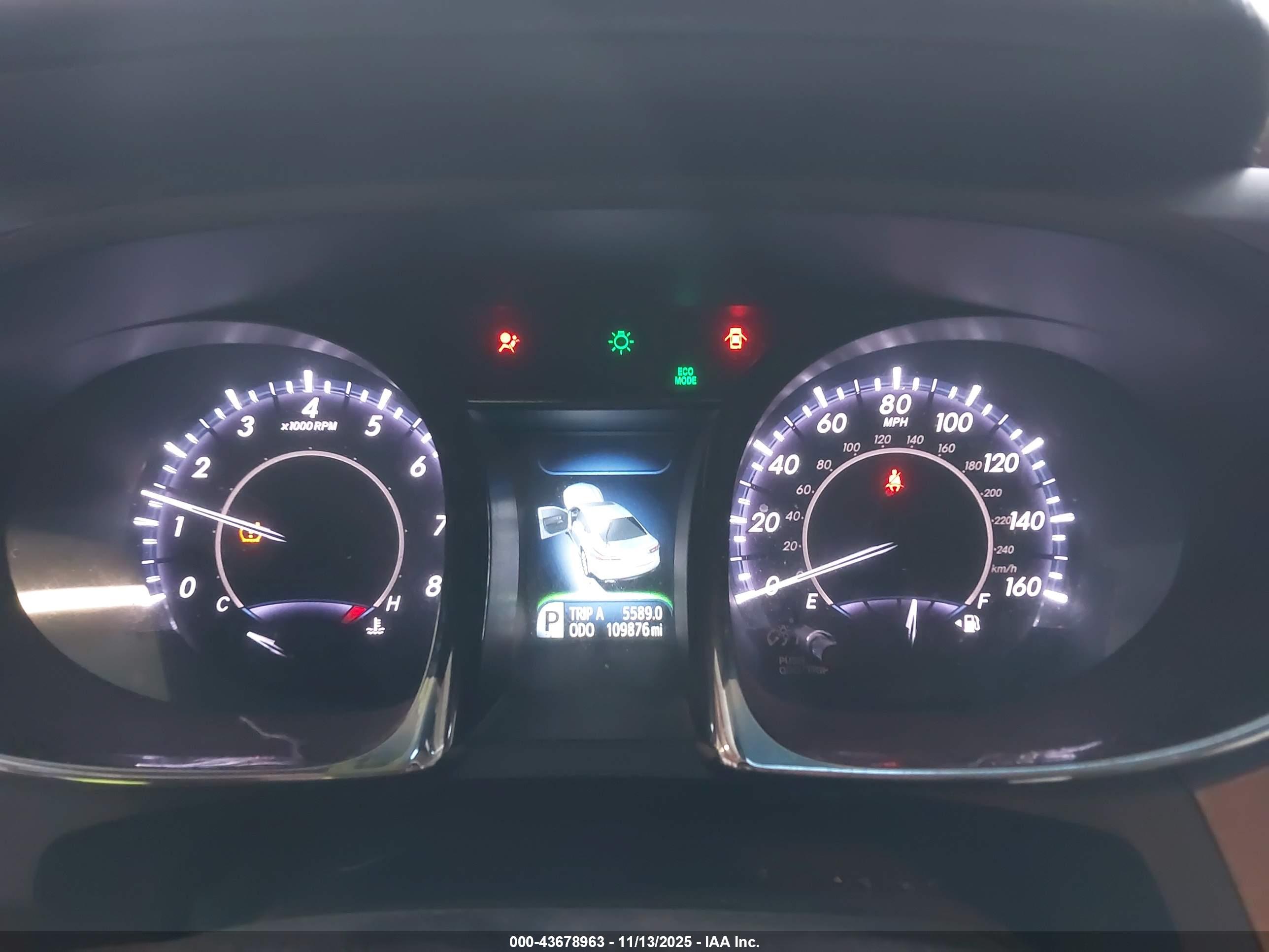 TOYOTA AVALON image 7