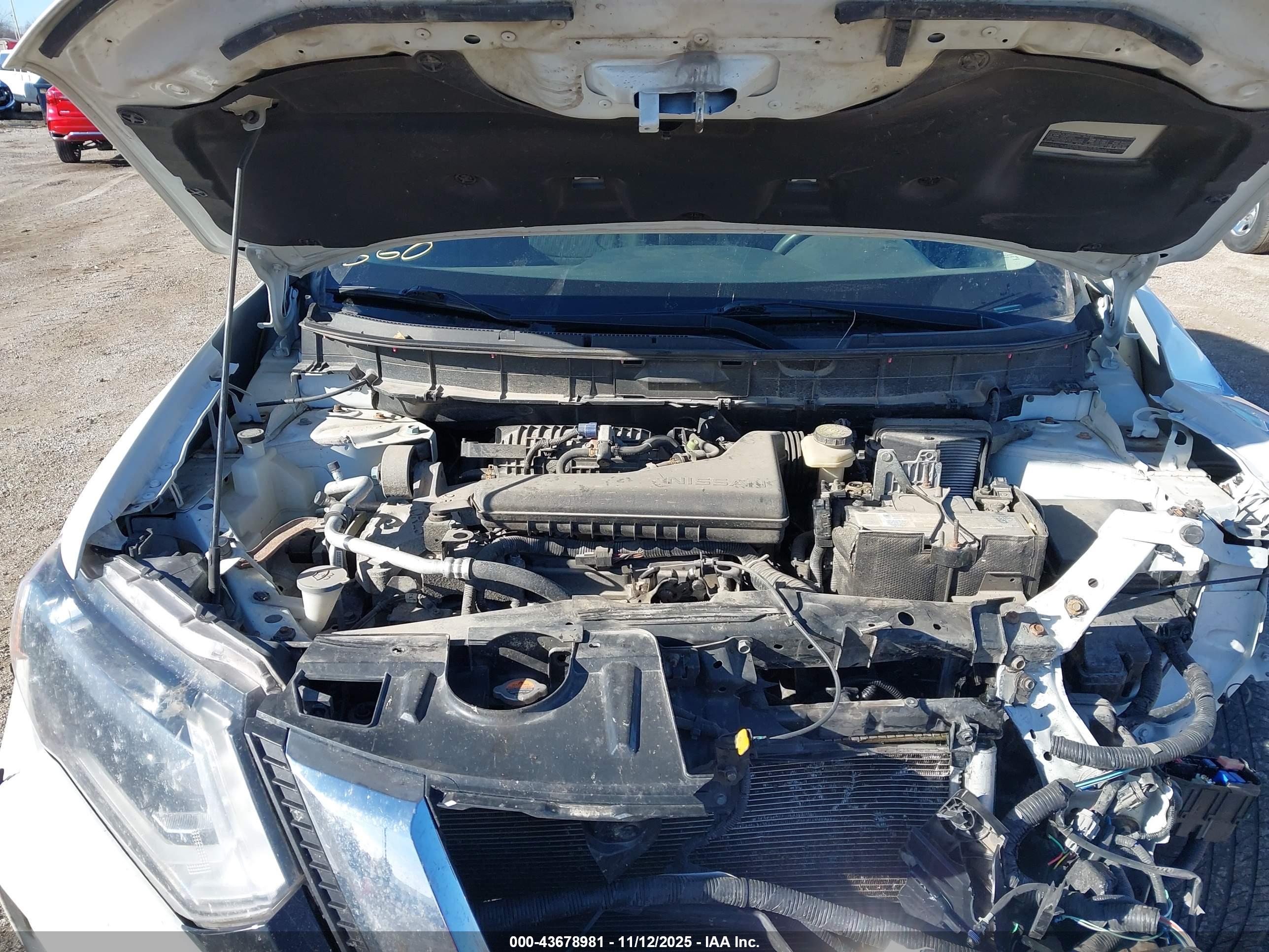 NISSAN ROGUE image 10