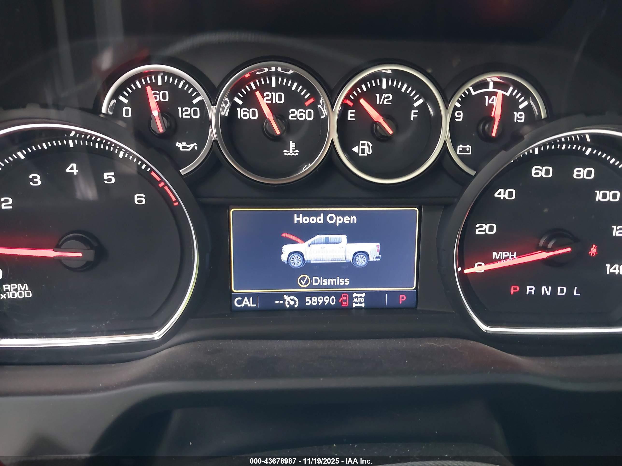 CHEVROLET SILVERADO image 6