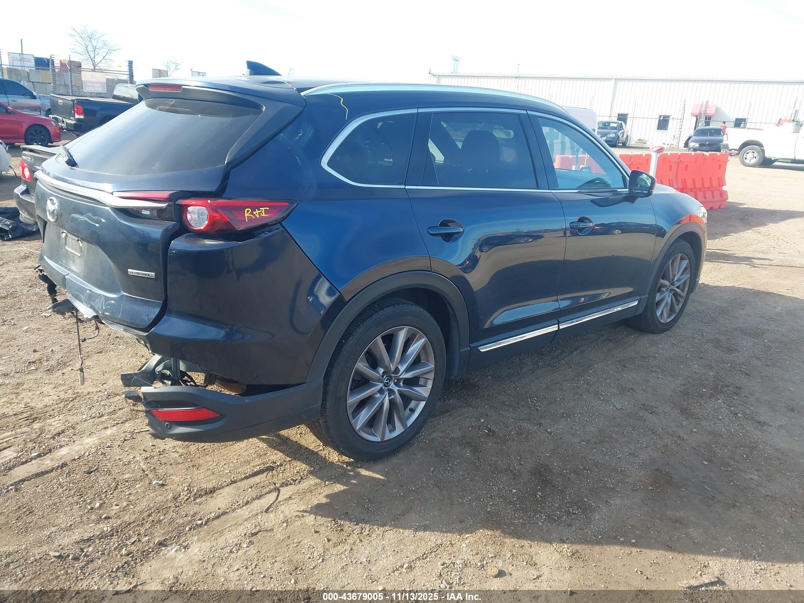 MAZDA CX-9 image 4