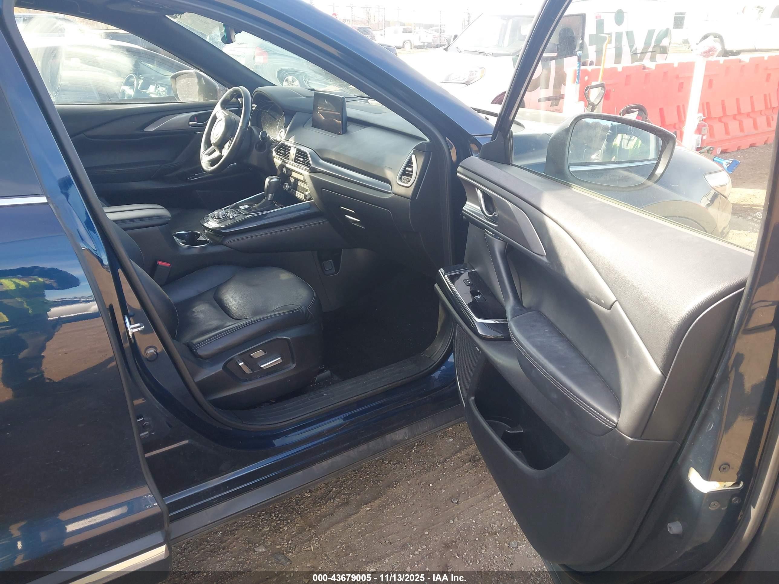 MAZDA CX-9 image 5