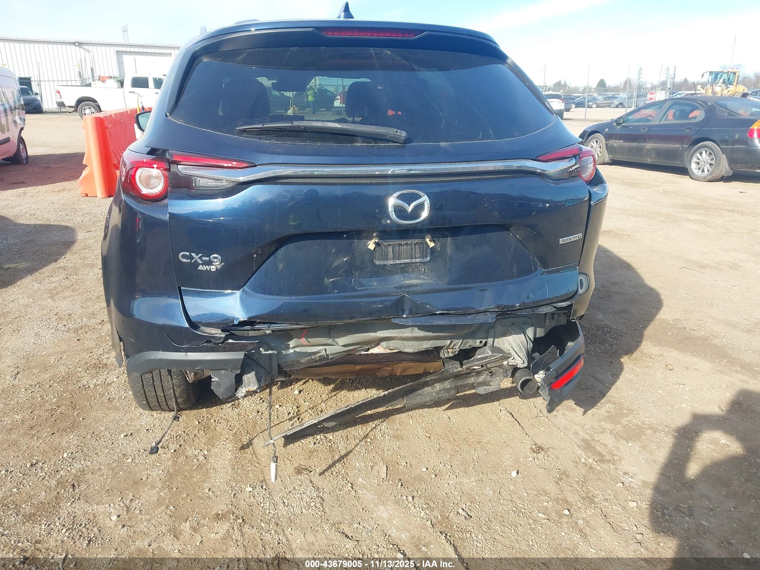 MAZDA CX-9 image 6