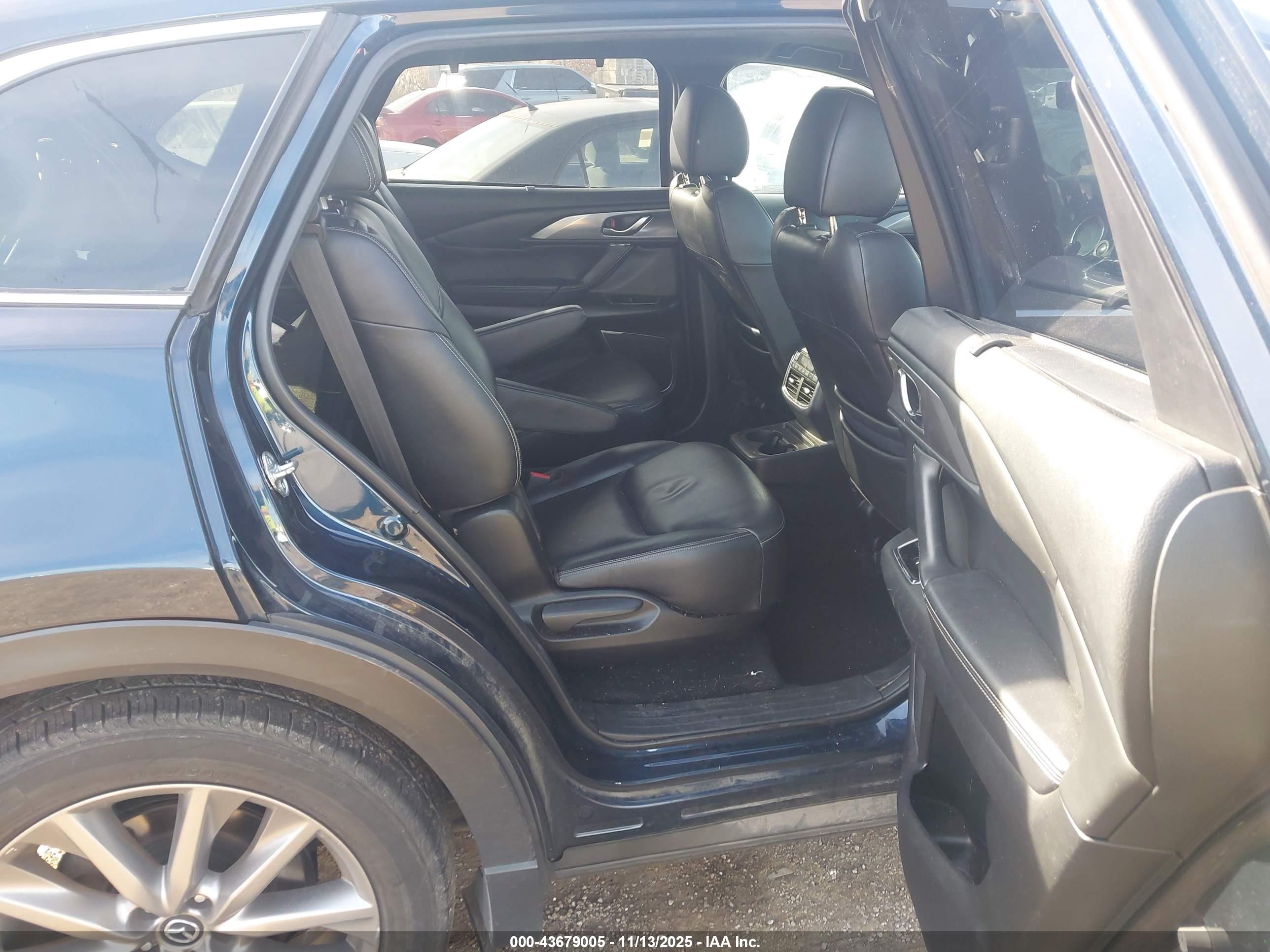 MAZDA CX-9 image 8