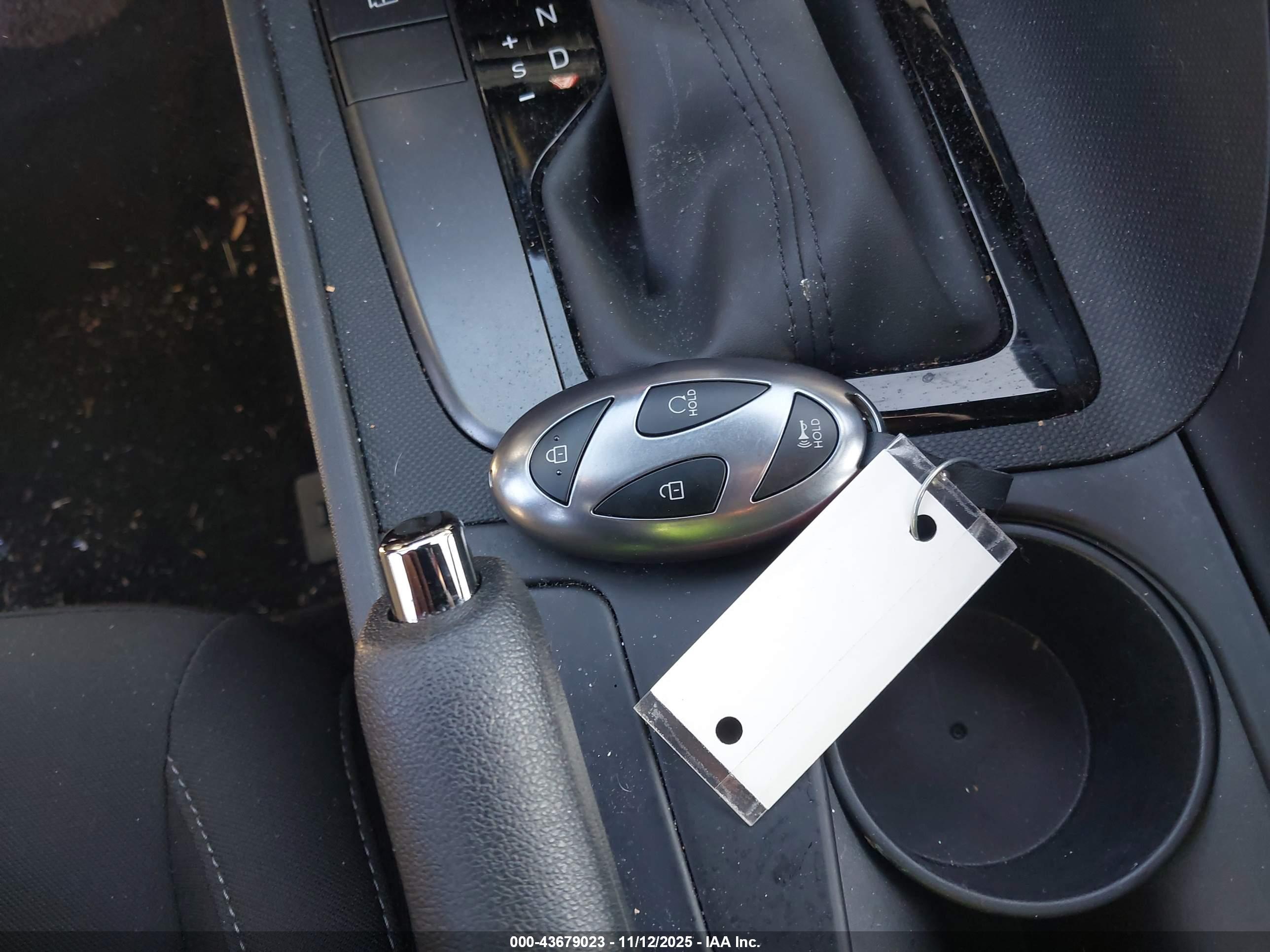 HYUNDAI ELANTRA image 11