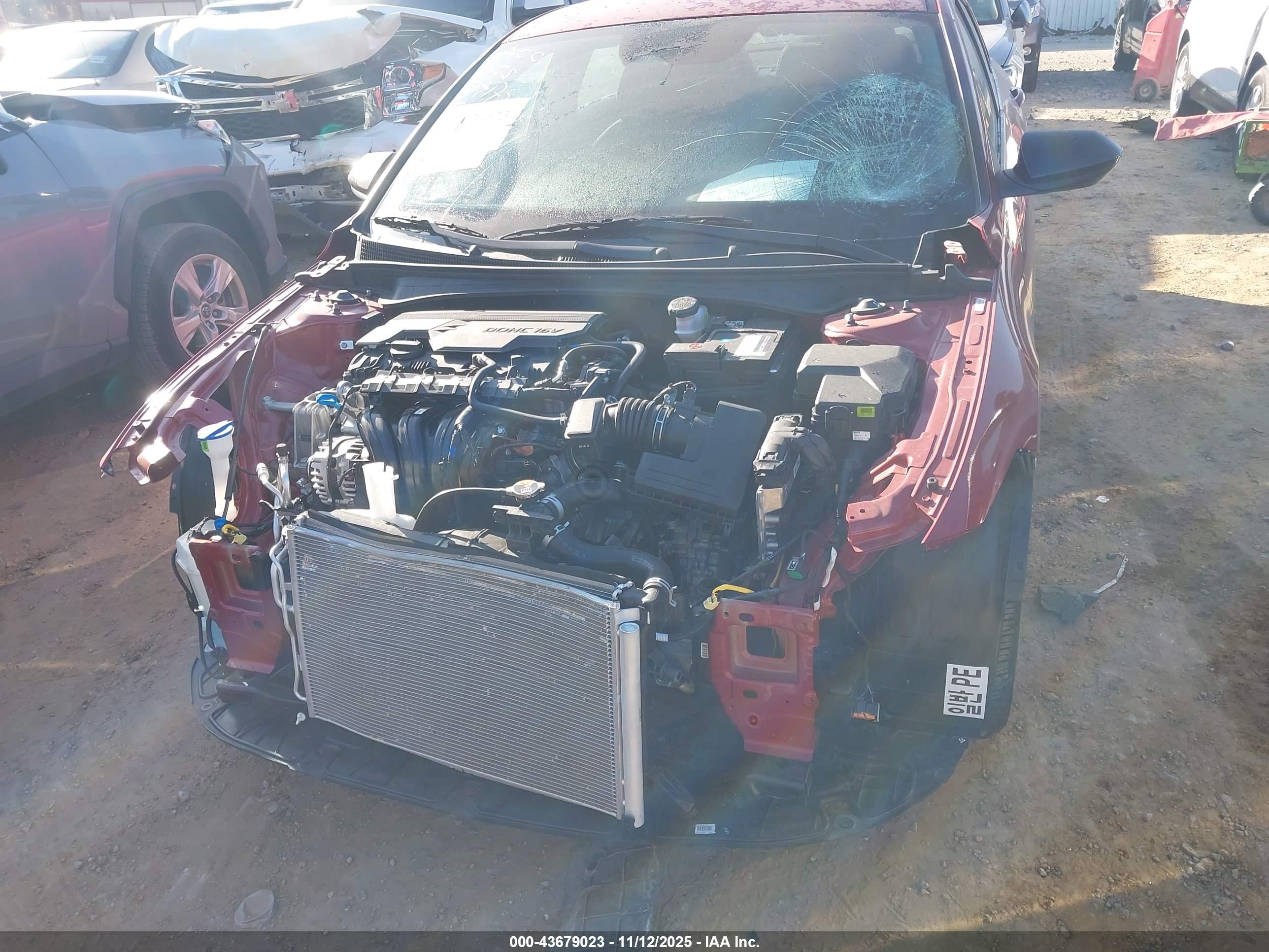 HYUNDAI ELANTRA image 6