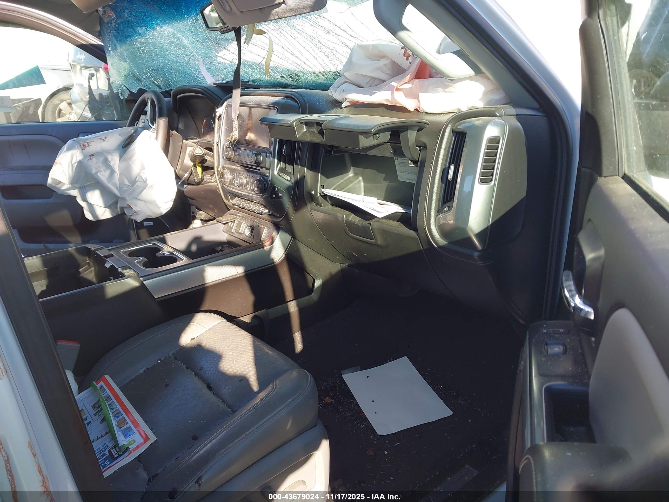 CHEVROLET SILVERADO image 5