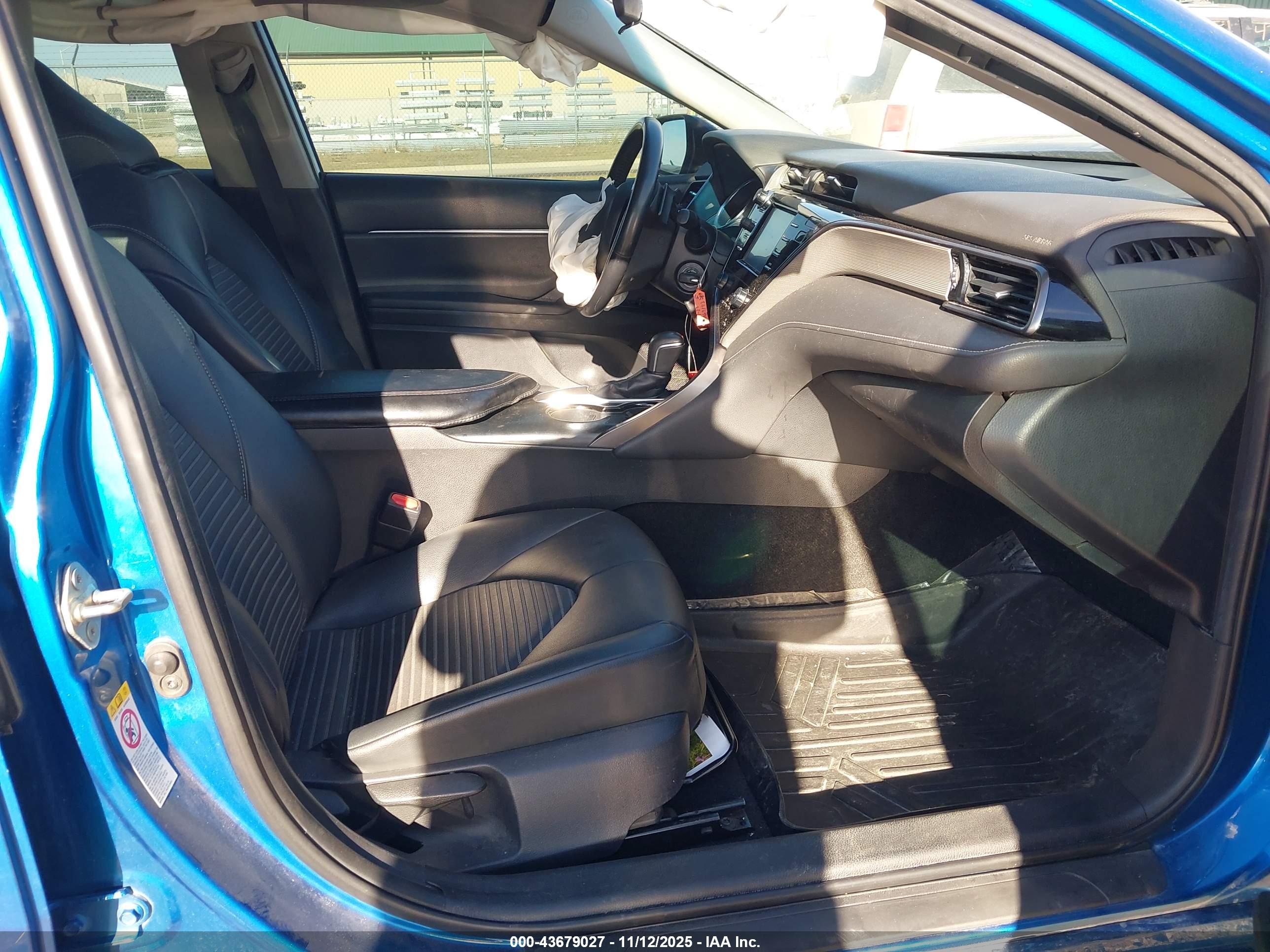 TOYOTA CAMRY image 5