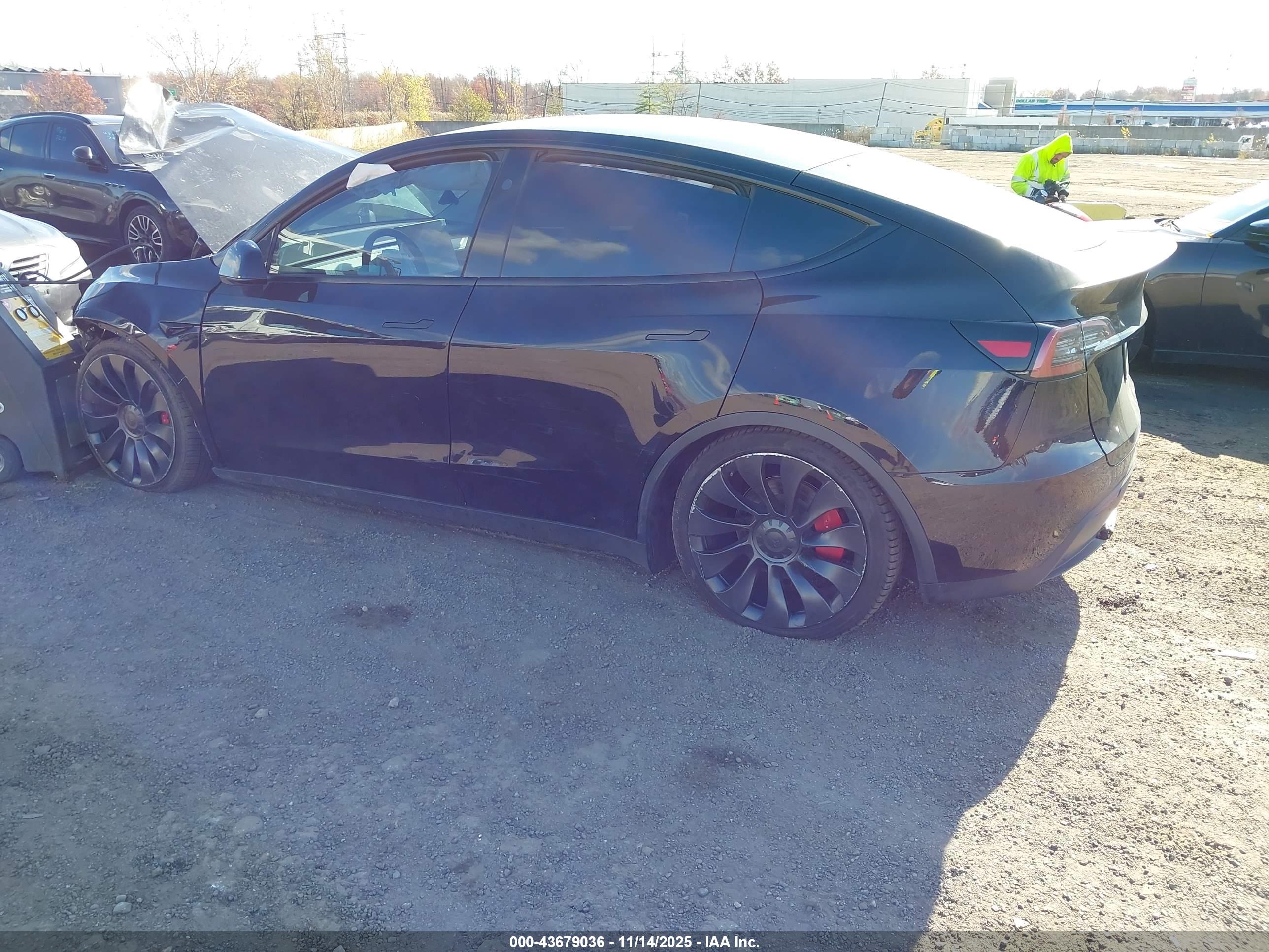 TESLA MODEL image 3