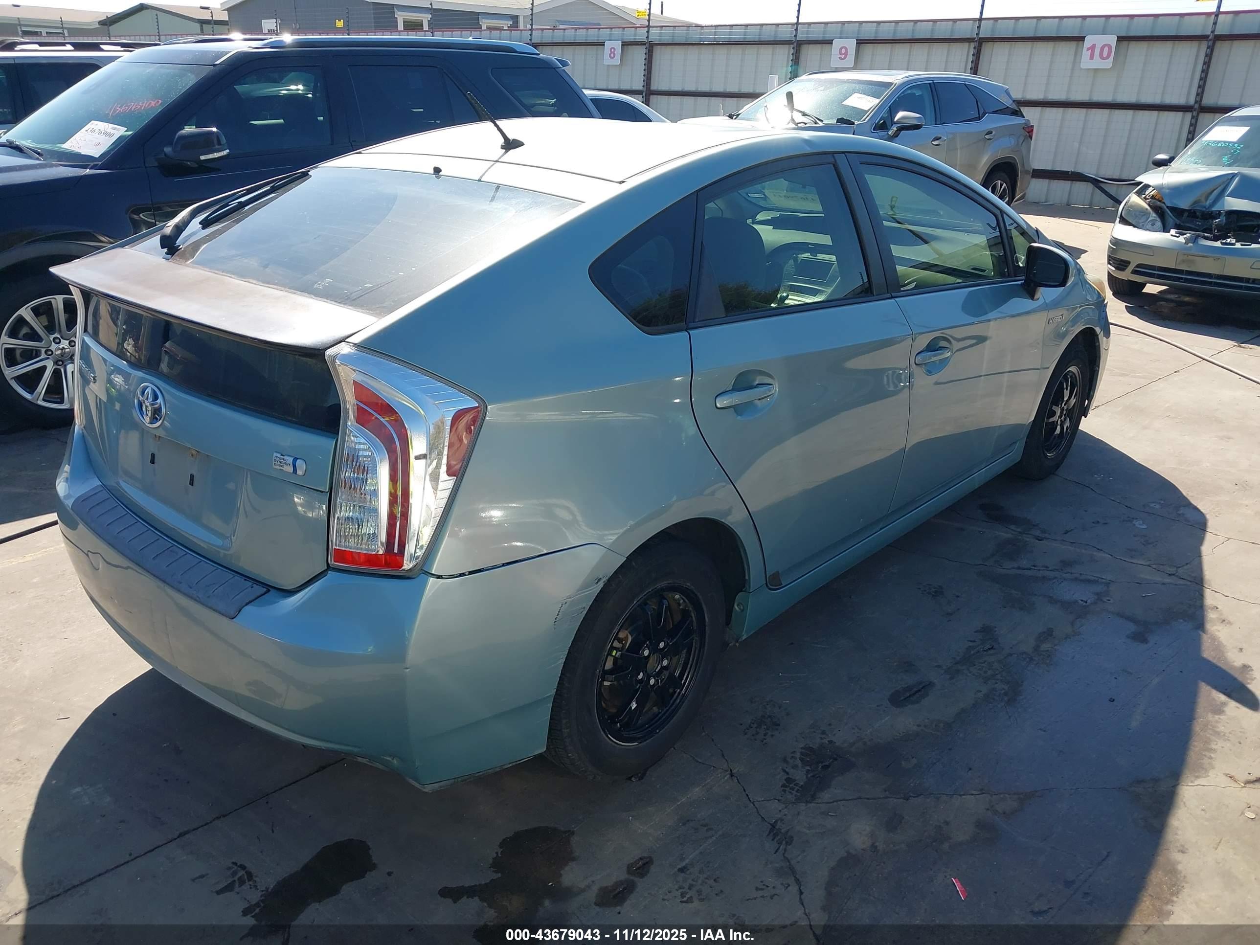 TOYOTA PRIUS image 4