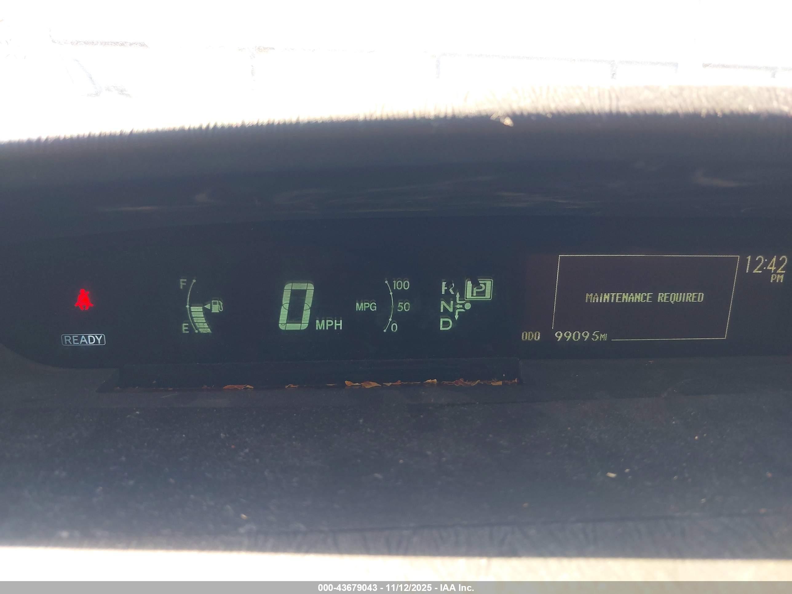 TOYOTA PRIUS image 7