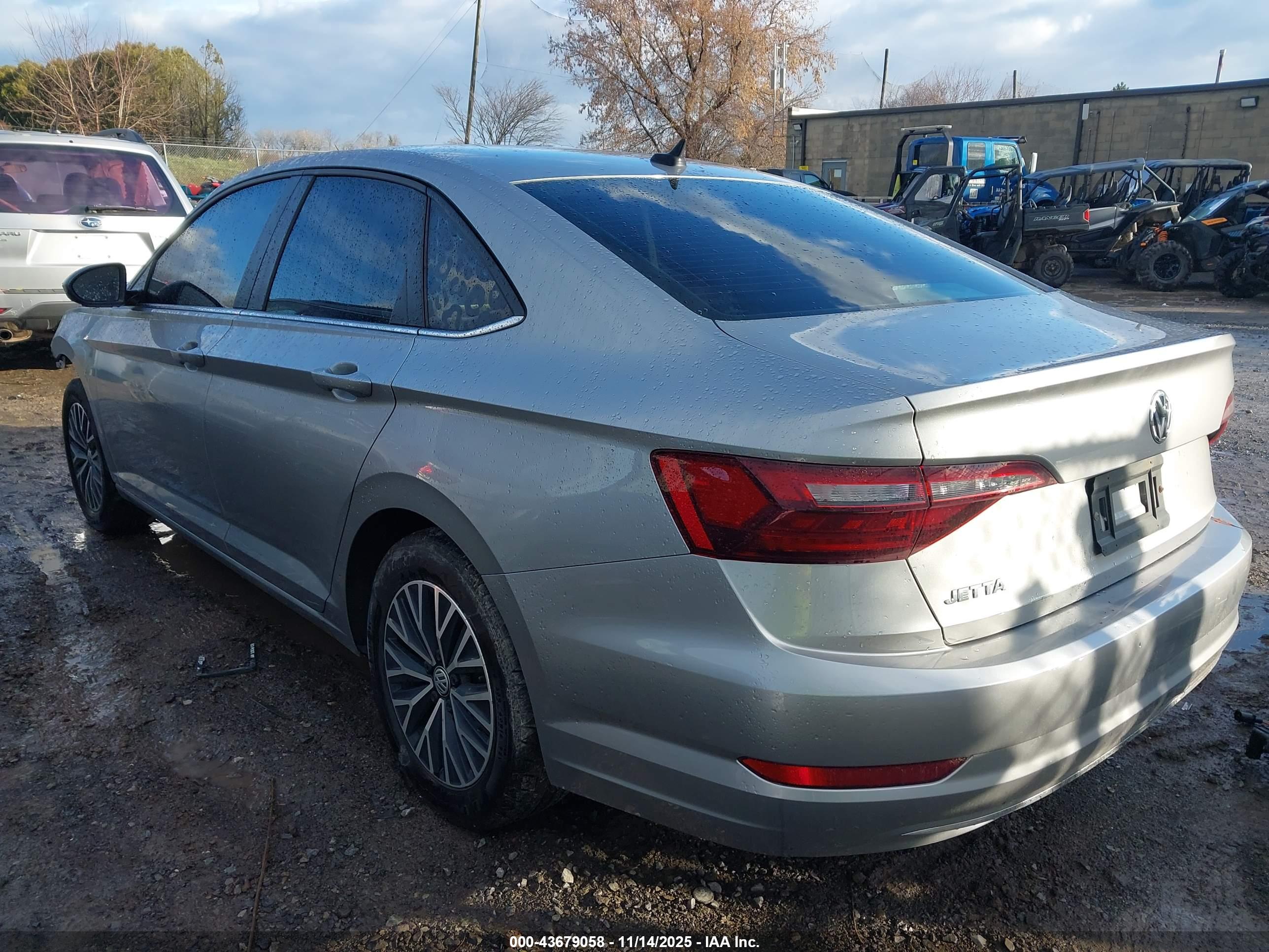 VOLKSWAGEN JETTA image 3