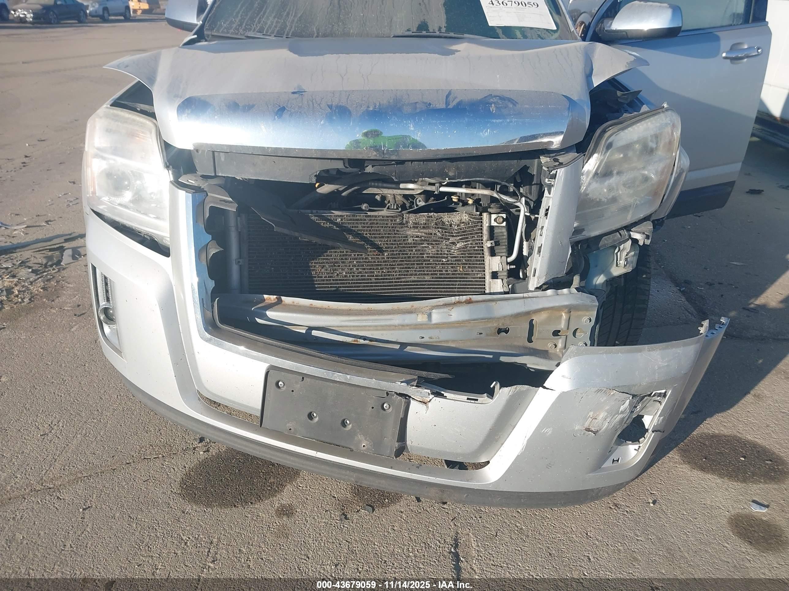 GMC TERRAIN image 6