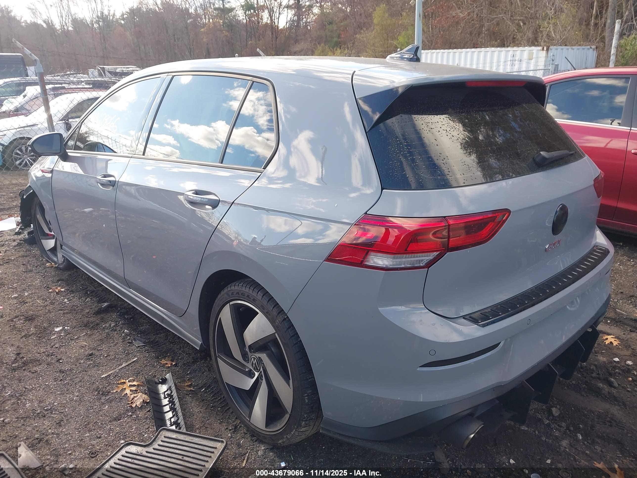 VOLKSWAGEN GOLF image 3